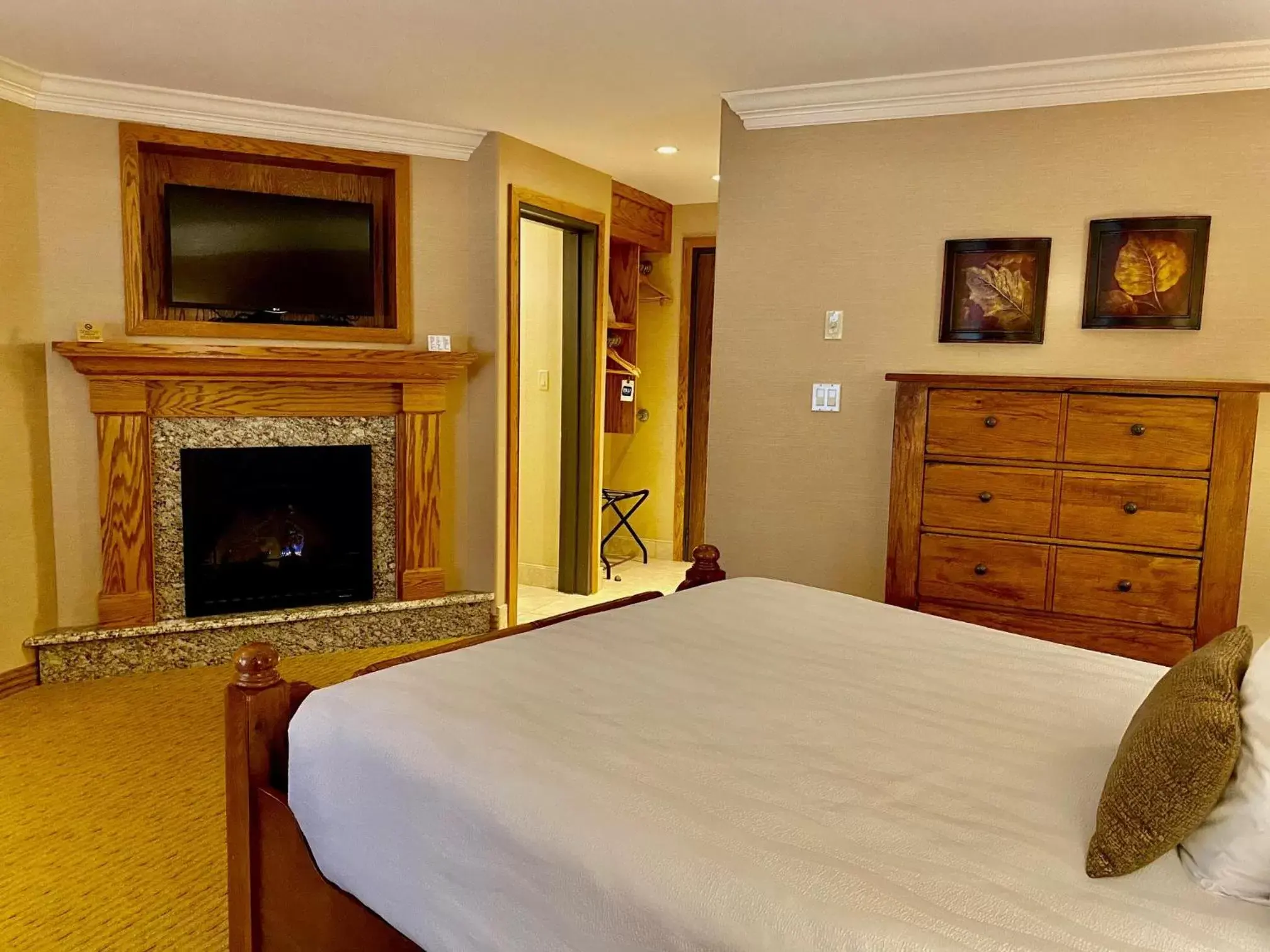 Bedroom, Bed in Best Western Plus Waterbury - Stowe