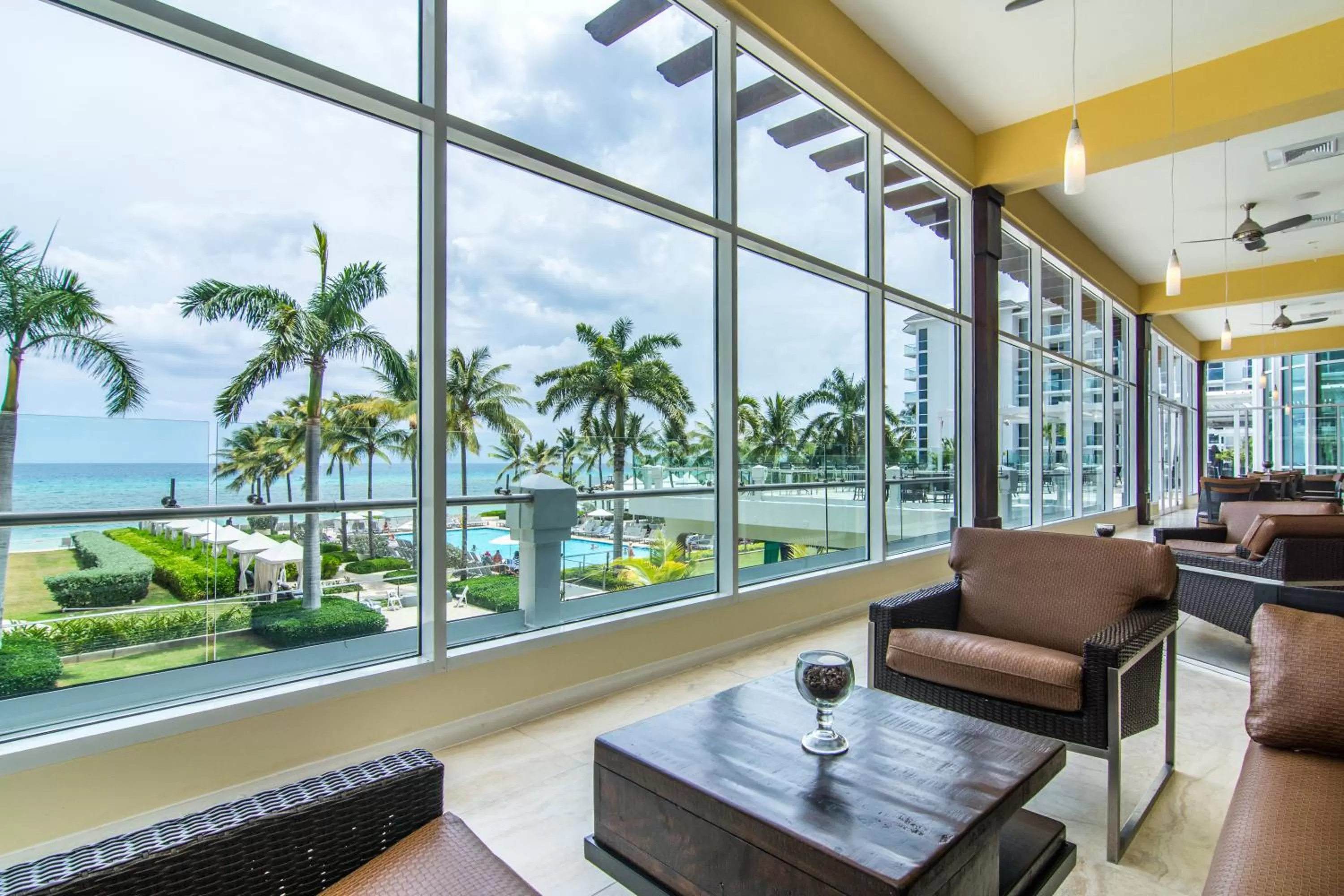 Lounge or bar in Dreams Rose Hall All-Inclusive Resort & Spa