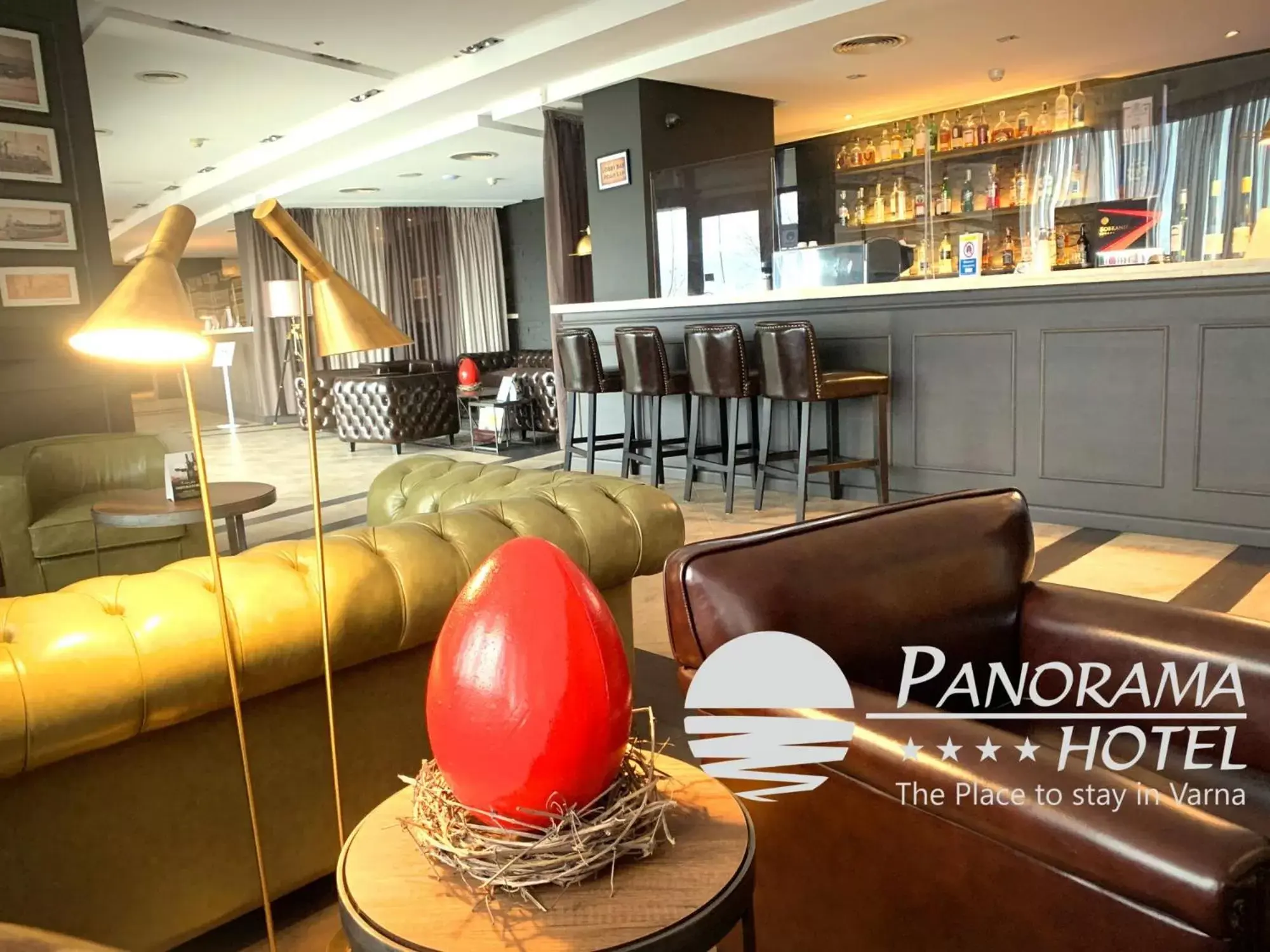 Lounge/Bar in Panorama Hotel - Free EV Charging Station