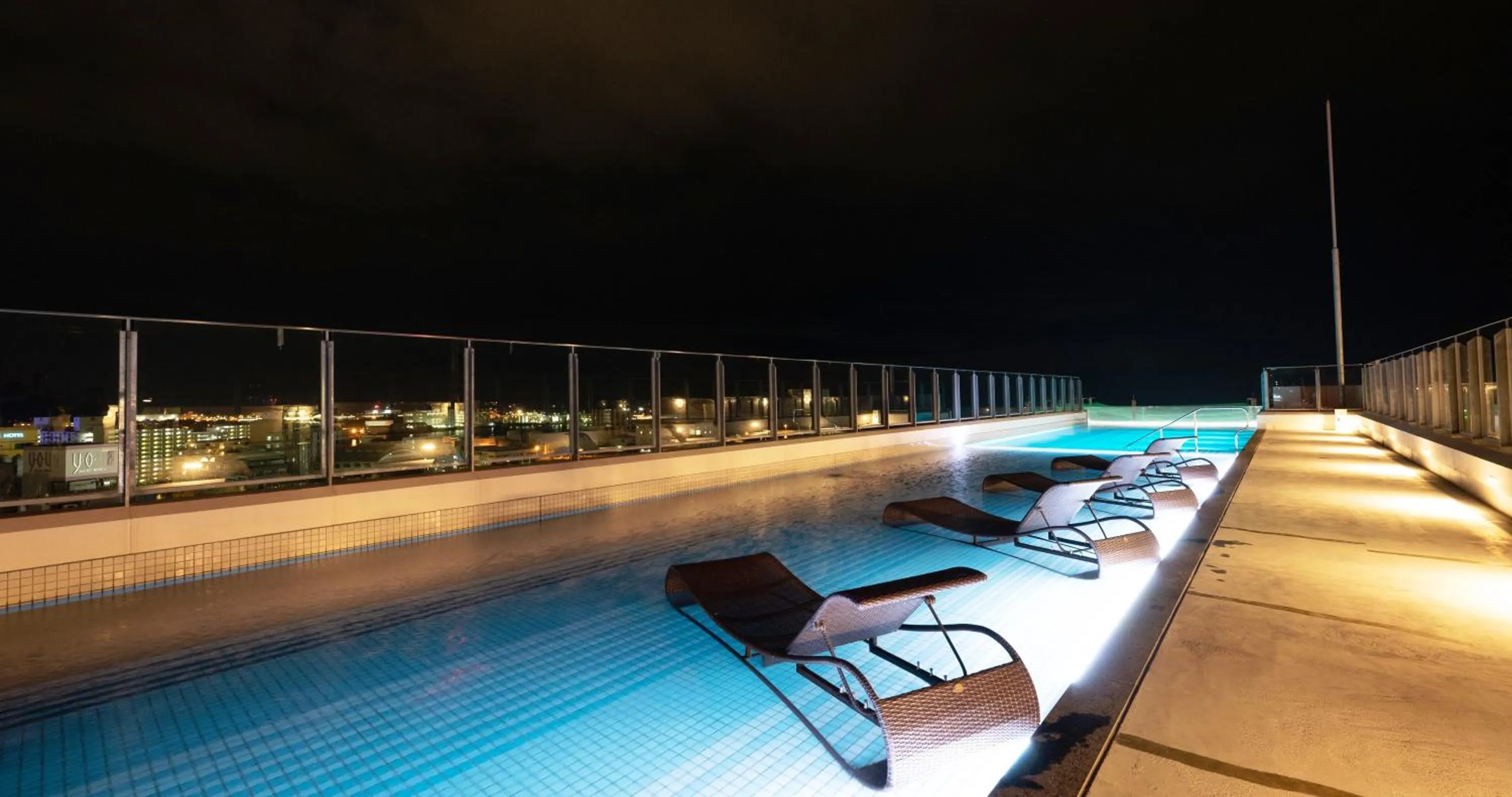 Swimming pool in HOTEL SANSUI NAHA Ryukyu Onsen Naminoue-No-Yu