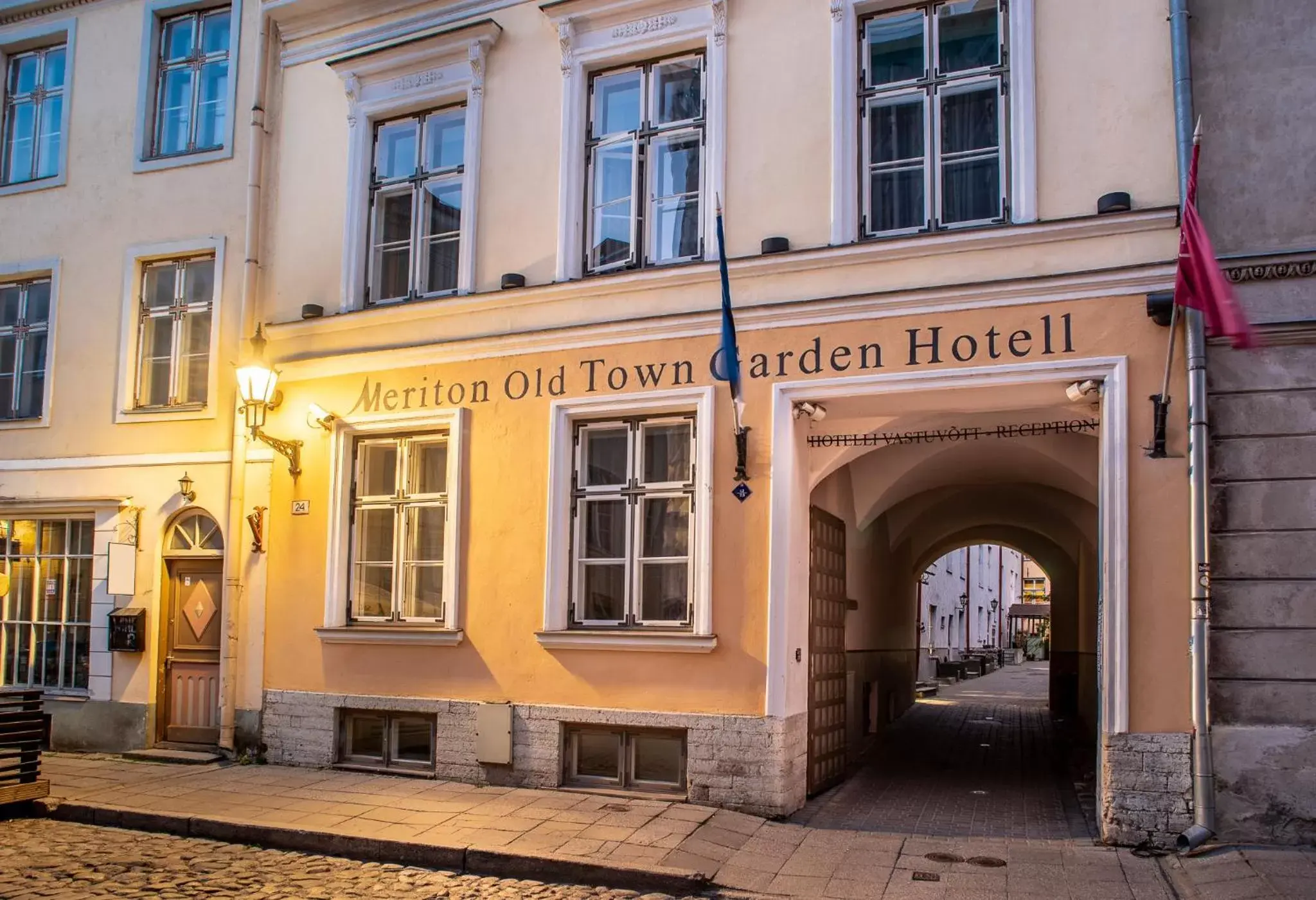 Facade/entrance, Property Building in Meriton Old Town Garden Hotel