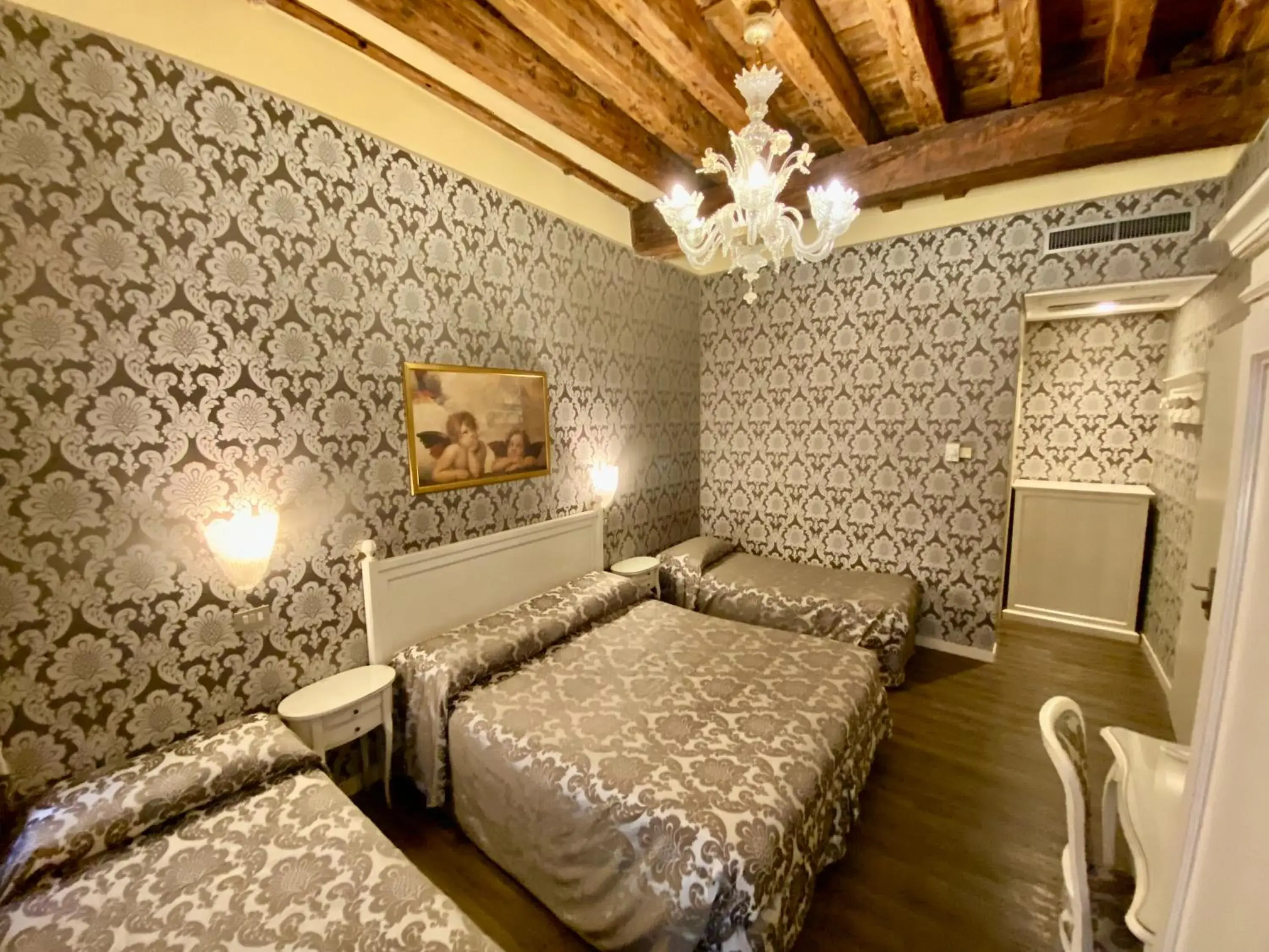 Bed in Hotel Bridge Bed in Hotel Bridge