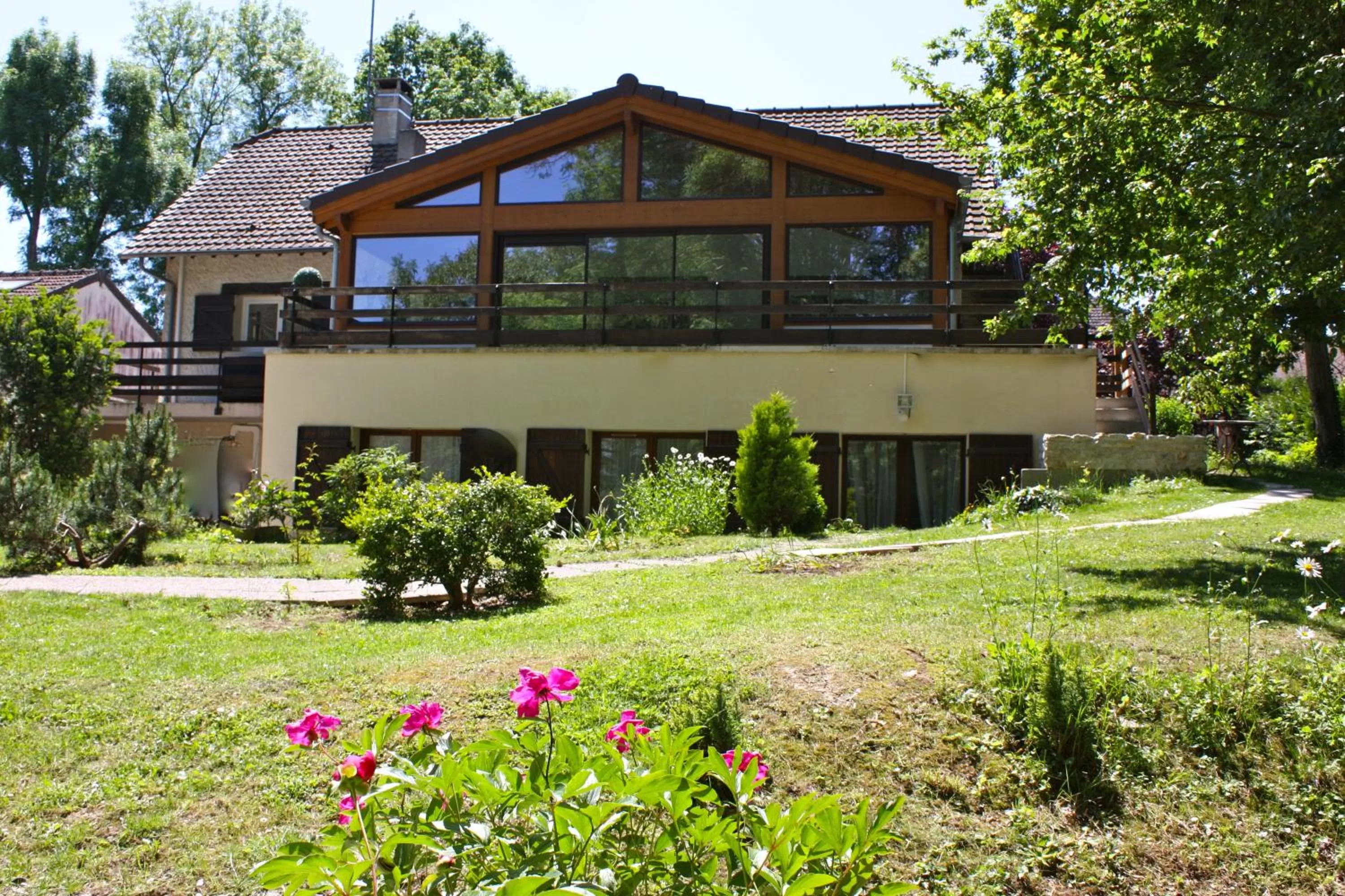 Facade/entrance, Property Building in La Rose des Vents