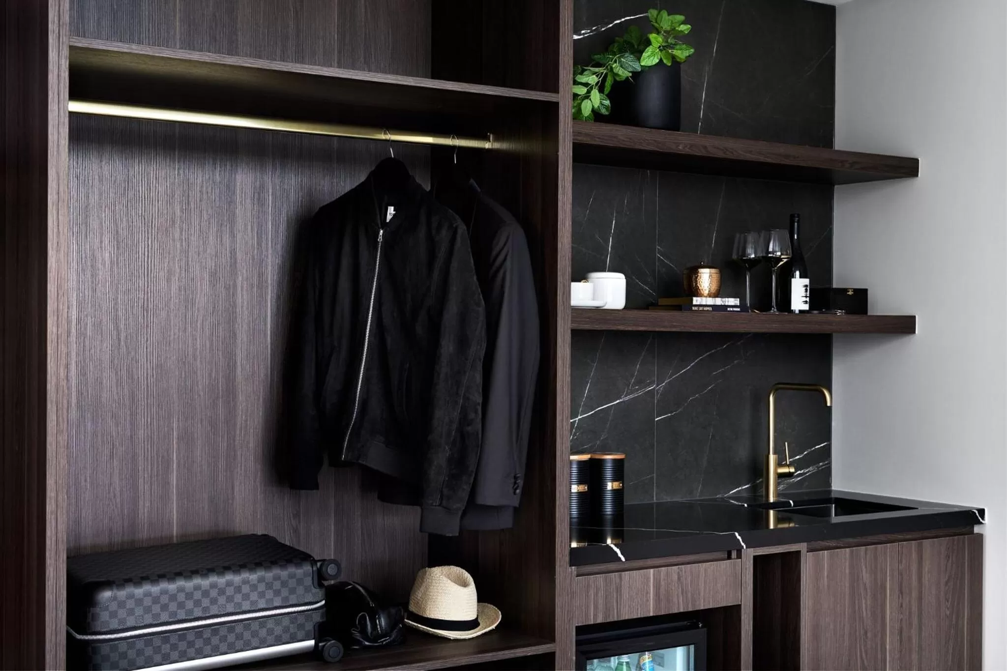 Coffee/tea facilities in Crowne Plaza Sydney Burwood by IHG