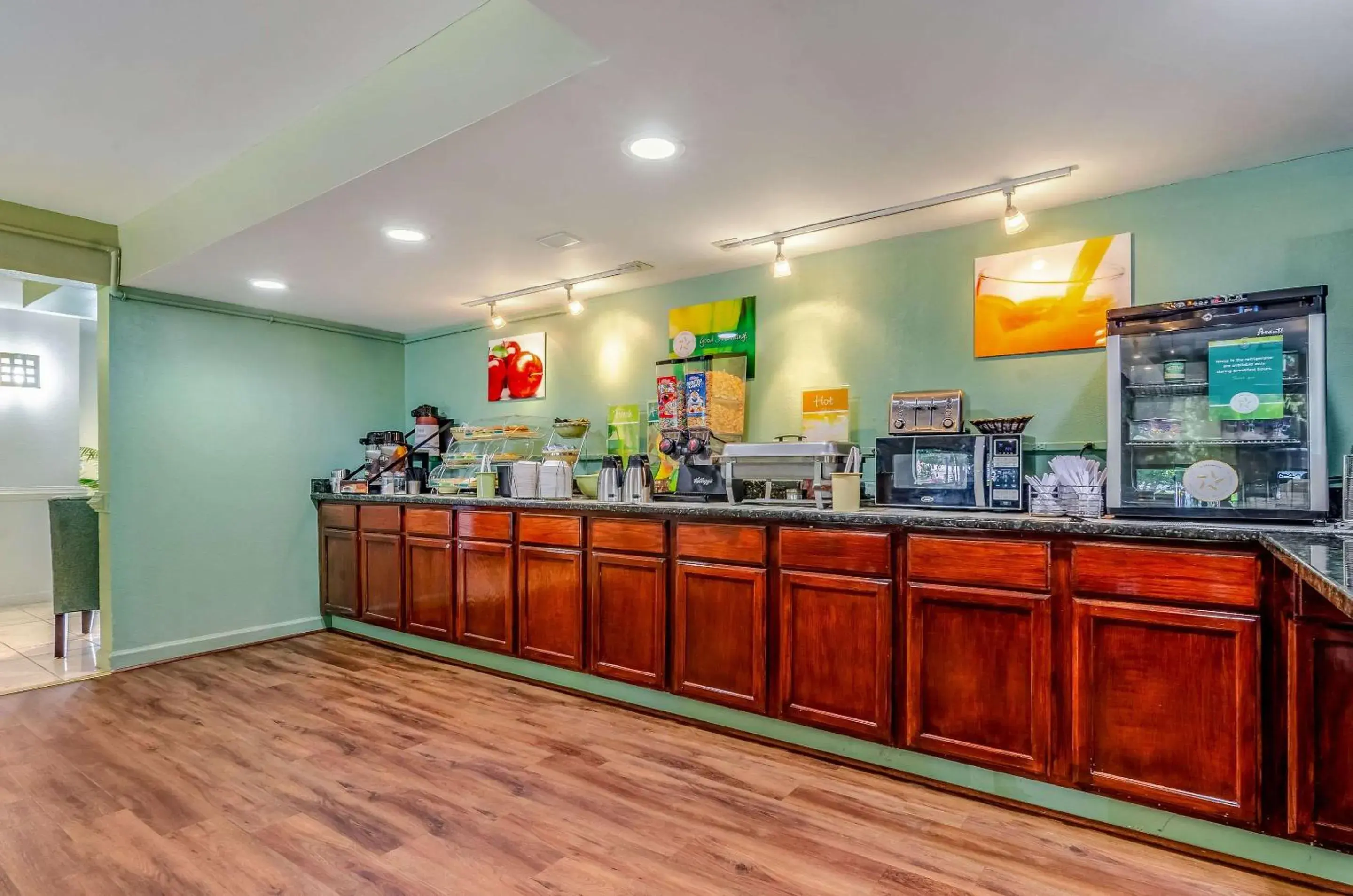Restaurant/places to eat in Quality Inn & Suites Creedmor - Butner Restaurant/places to eat in Quality Inn & Suites Creedmor - Butner