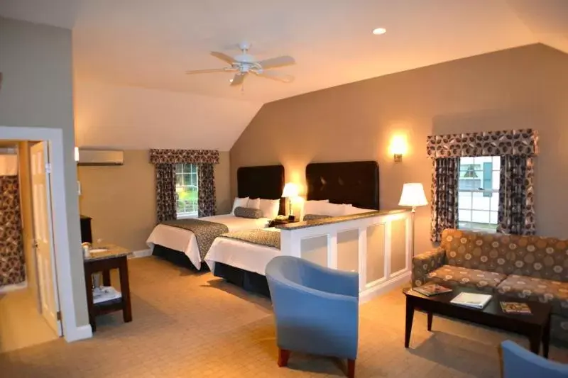 Photo of the whole room in New England Inn & Lodge
