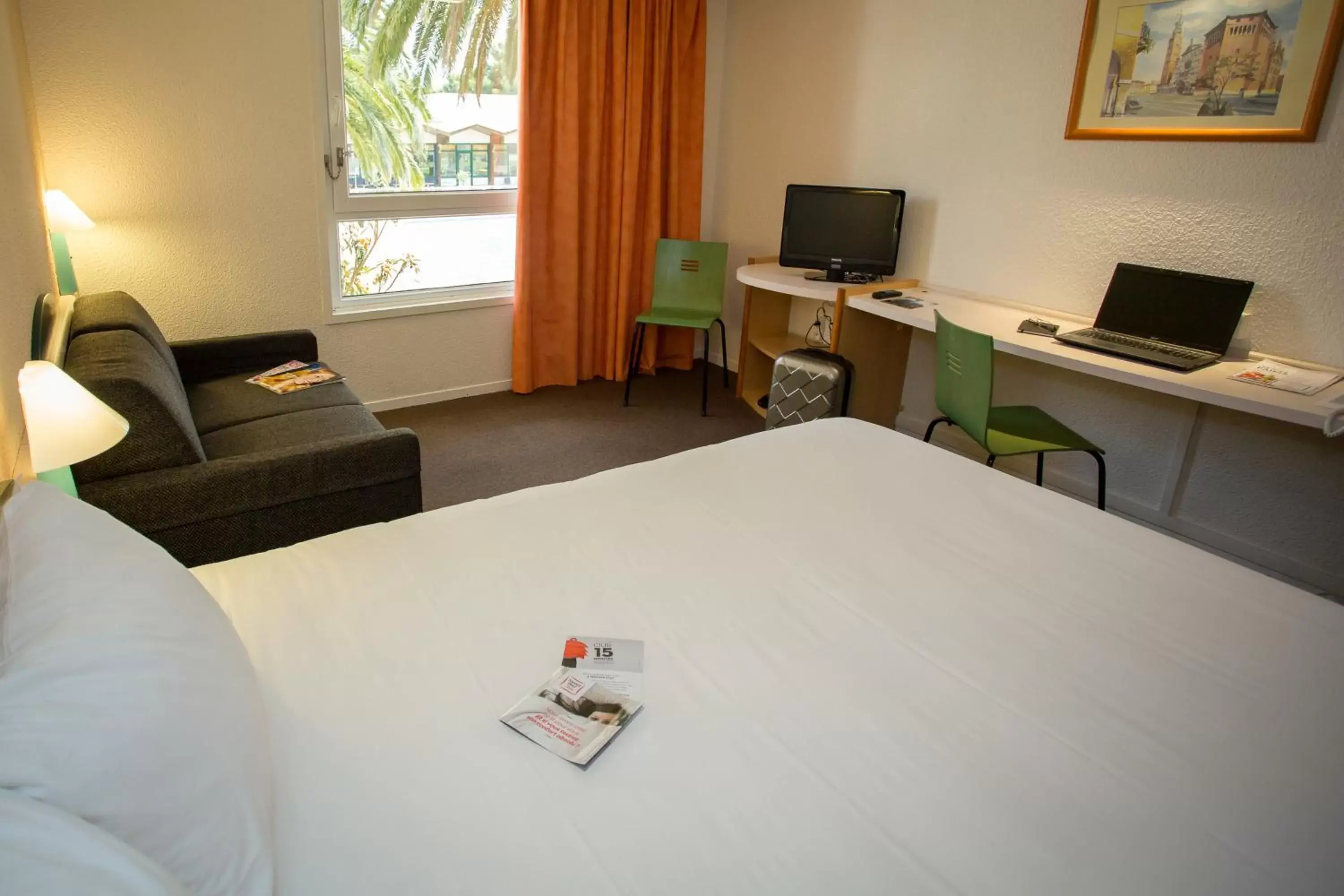Photo of the whole room, Bed in ibis Perpignan Nord Rivesaltes