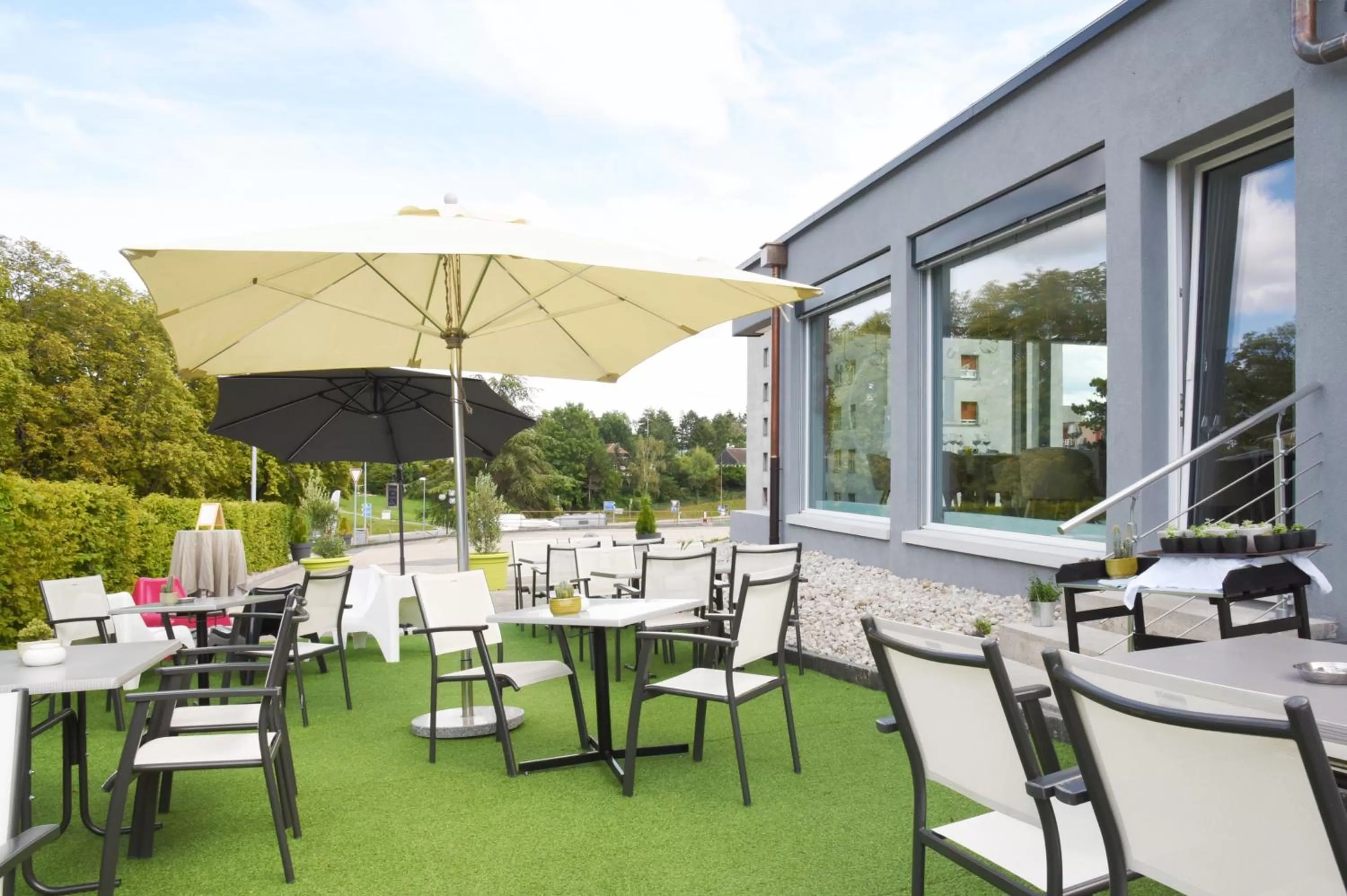 Balcony/Terrace in Hôtel des Mosaiques