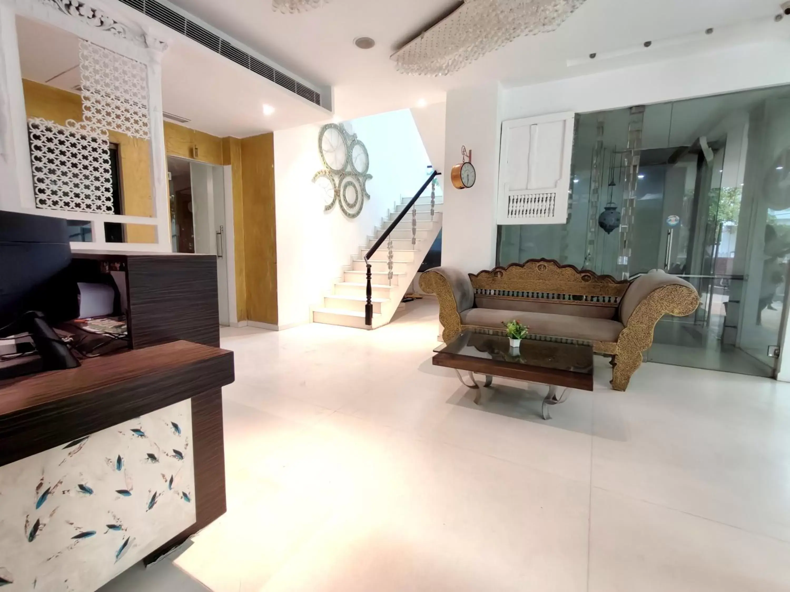 Lobby or reception in The Sky Imperial Hotel Yahvi Lobby or reception in The Sky Imperial Hotel Yahvi