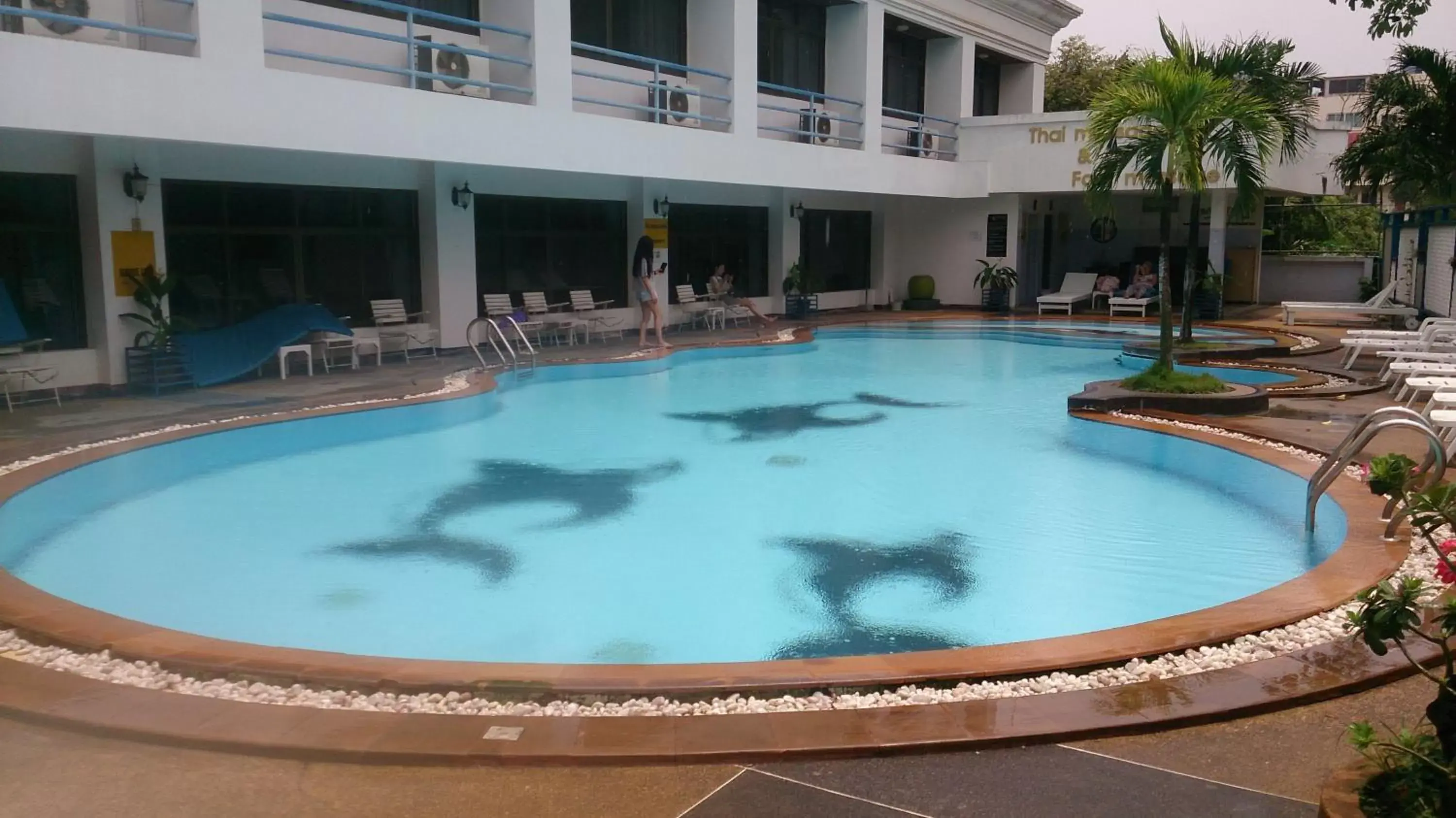 Swimming Pool in The Camelot Hotel Pattaya