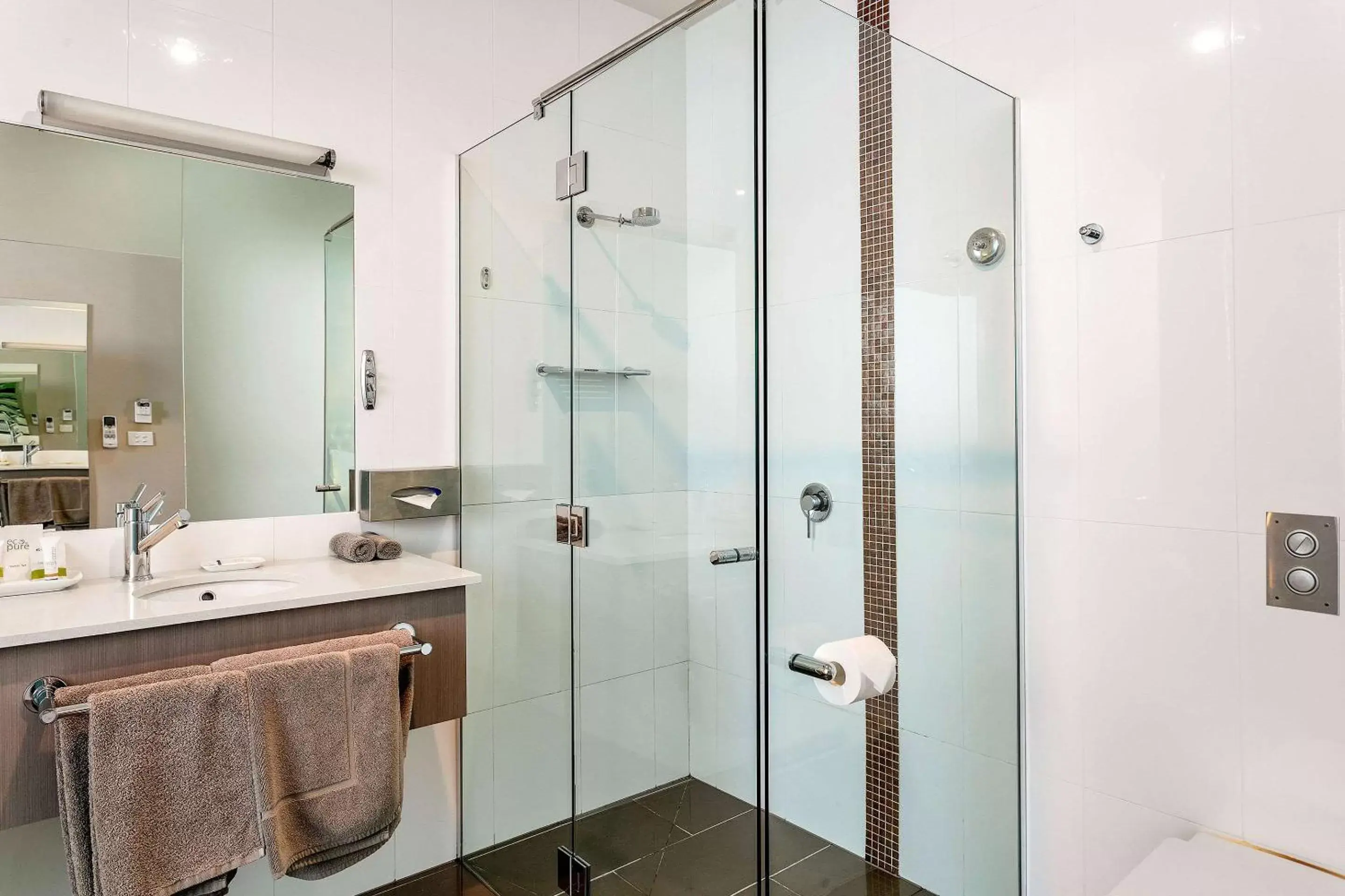 Bedroom, Bathroom in Quality Inn The George Hotel Ballarat