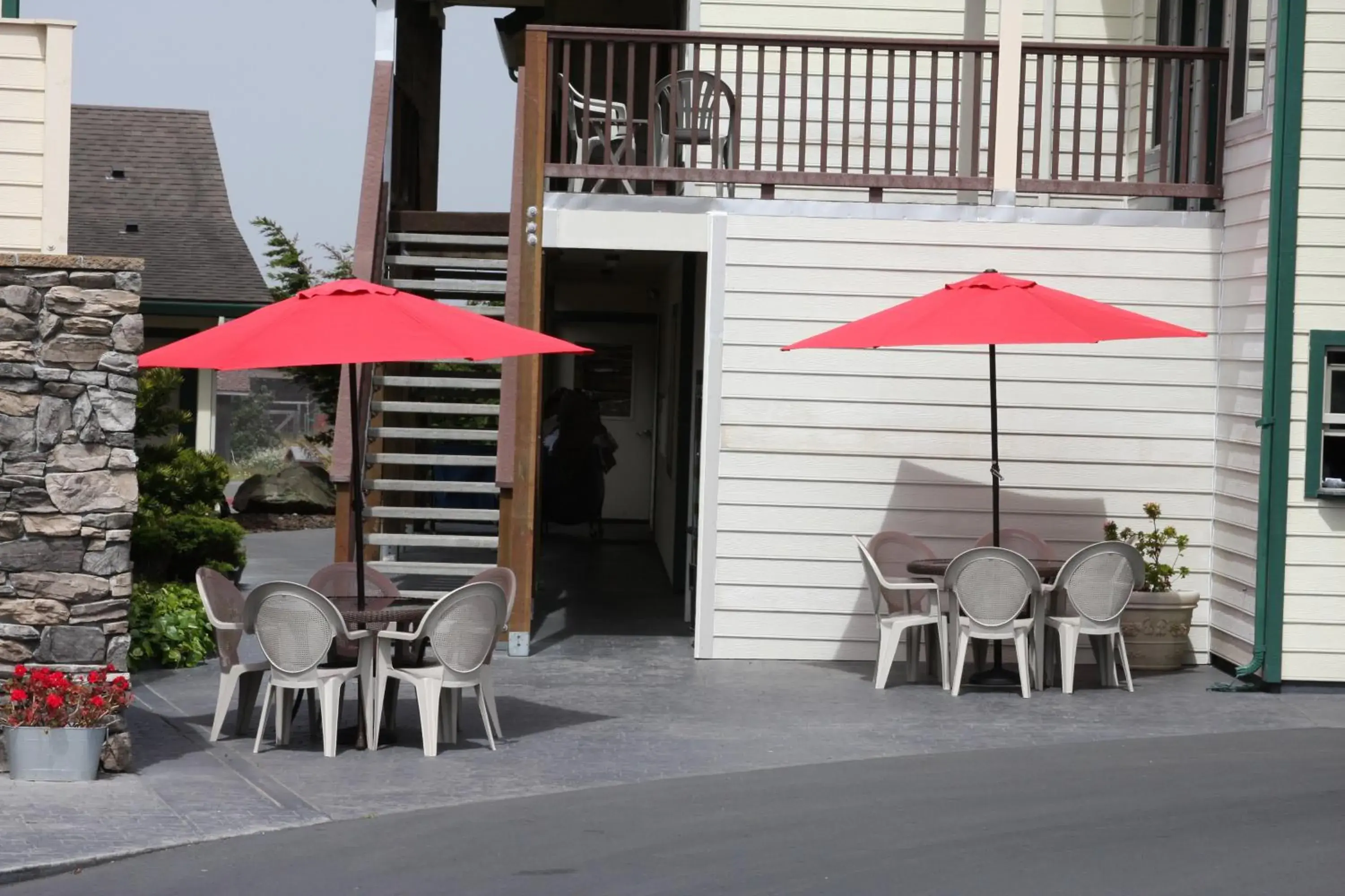 Facade/entrance in Emerald Dolphin Inn & Mini Golf Facade/entrance in Emerald Dolphin Inn & Mini Golf