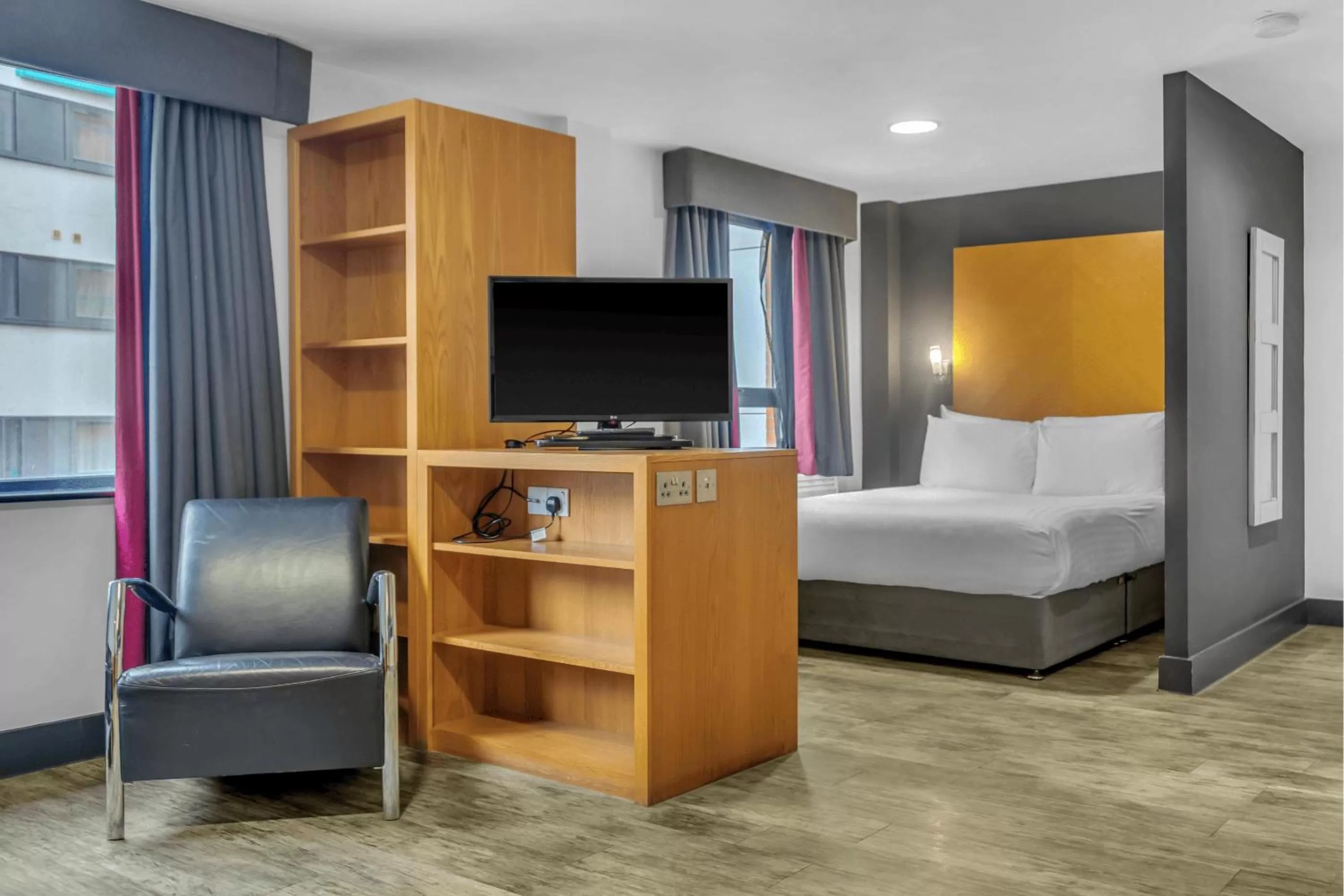 Living room in Roomzzz Leeds City West