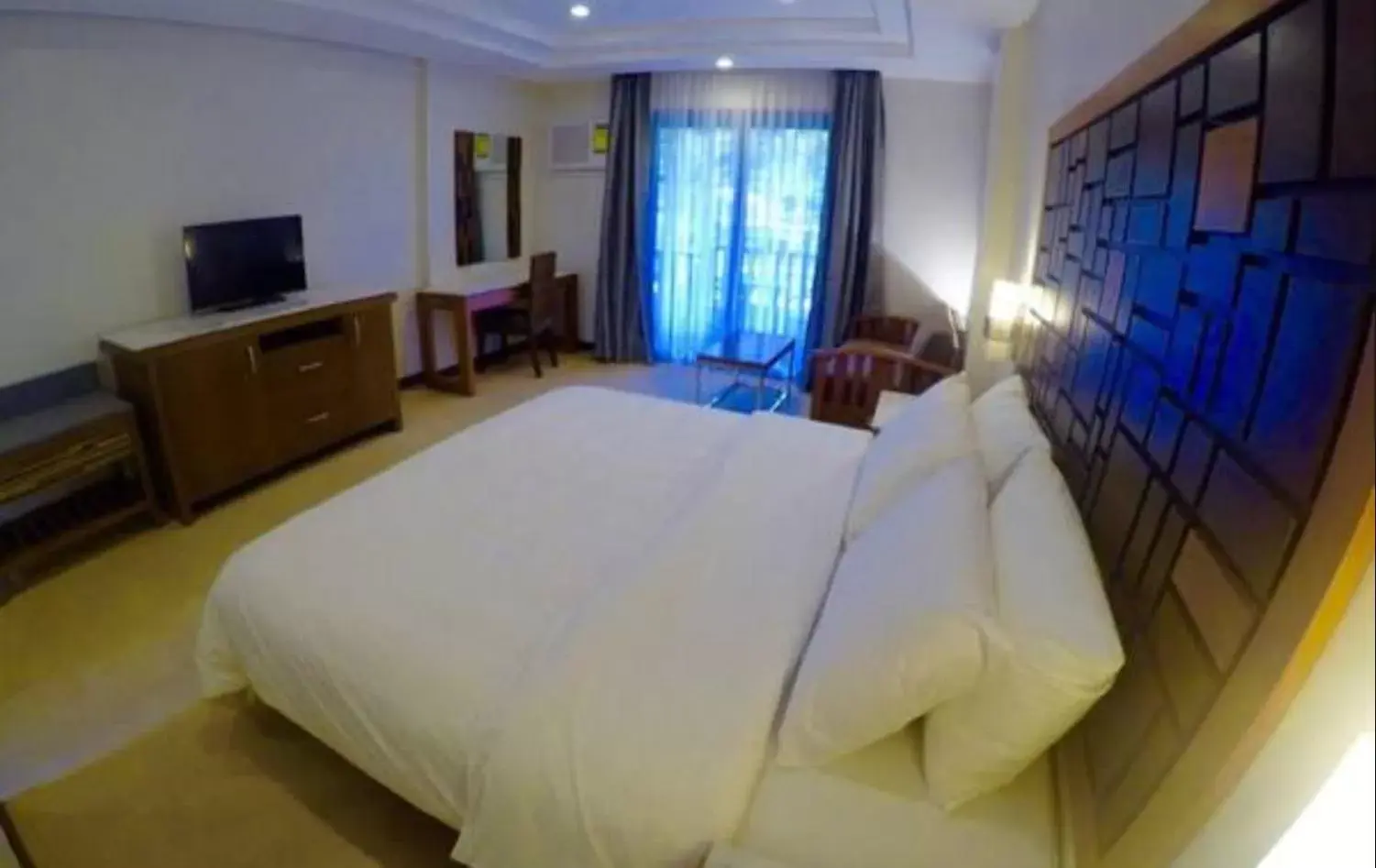 Bedroom, Bed in MO2 Lagoon Coron Bedroom, Bed in MO2 Lagoon Coron