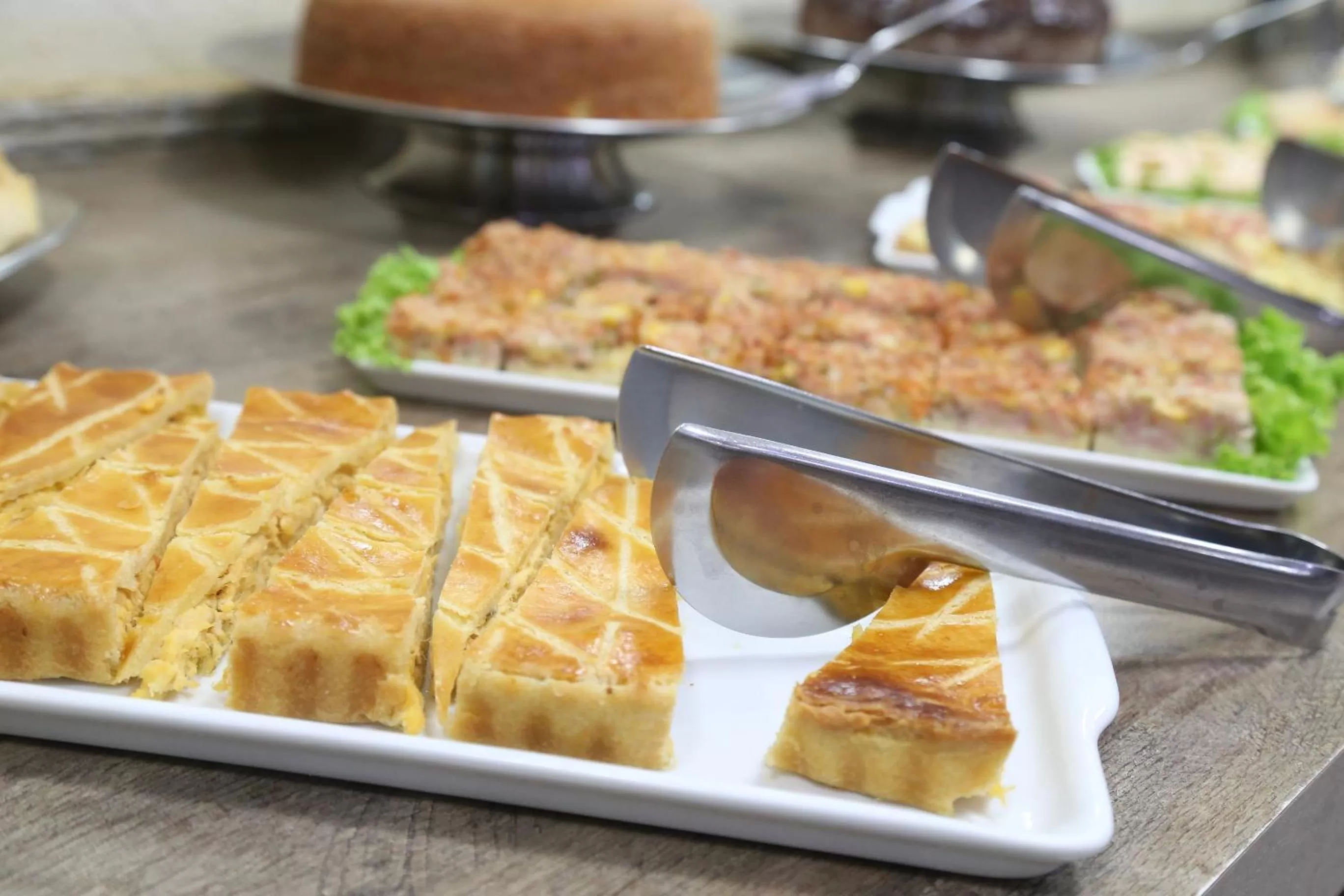 Food in Larison Executive - by Easy Hotéis