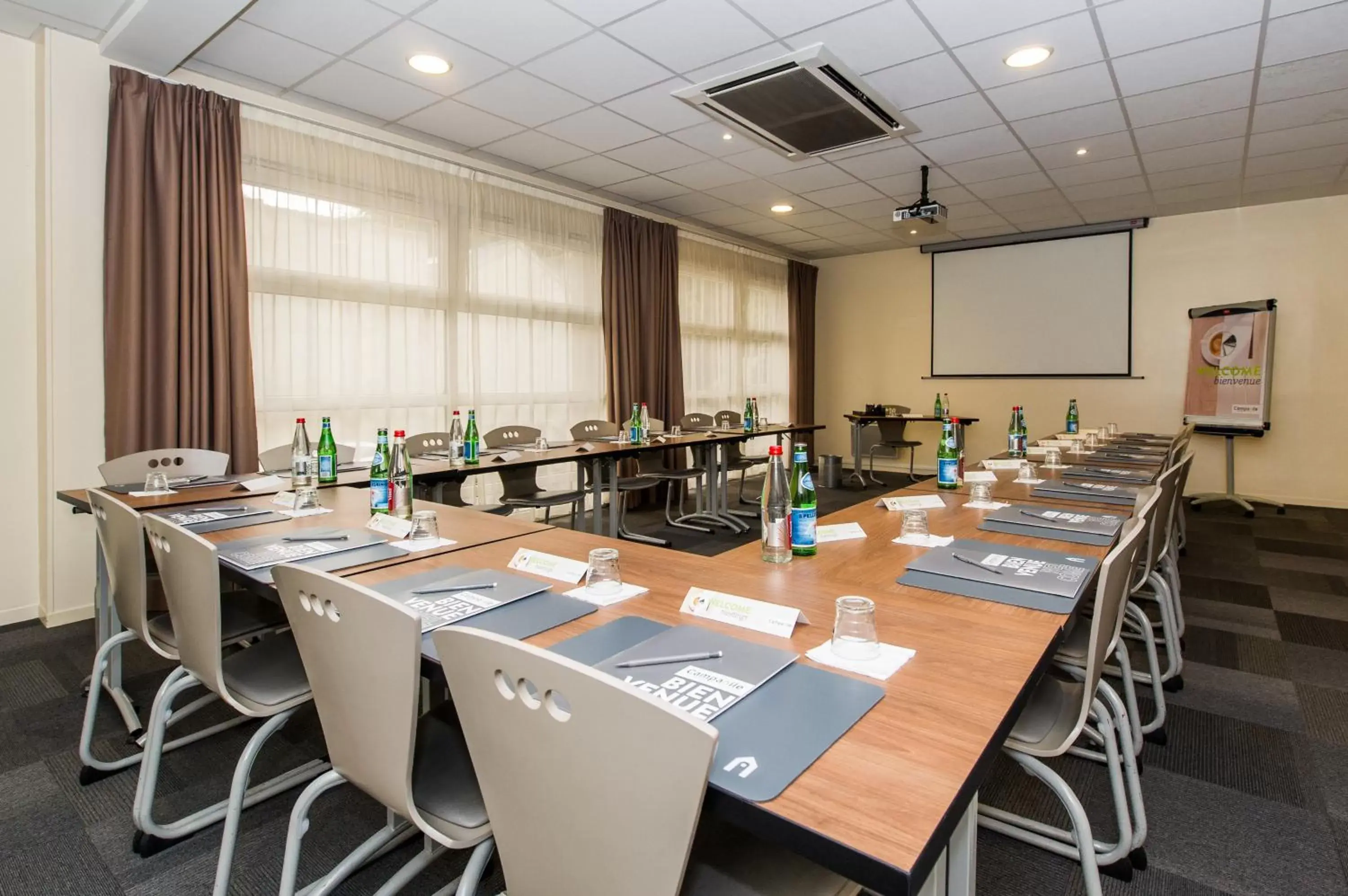 Meeting/conference room in Campanile Reims Centre - Cathedrale