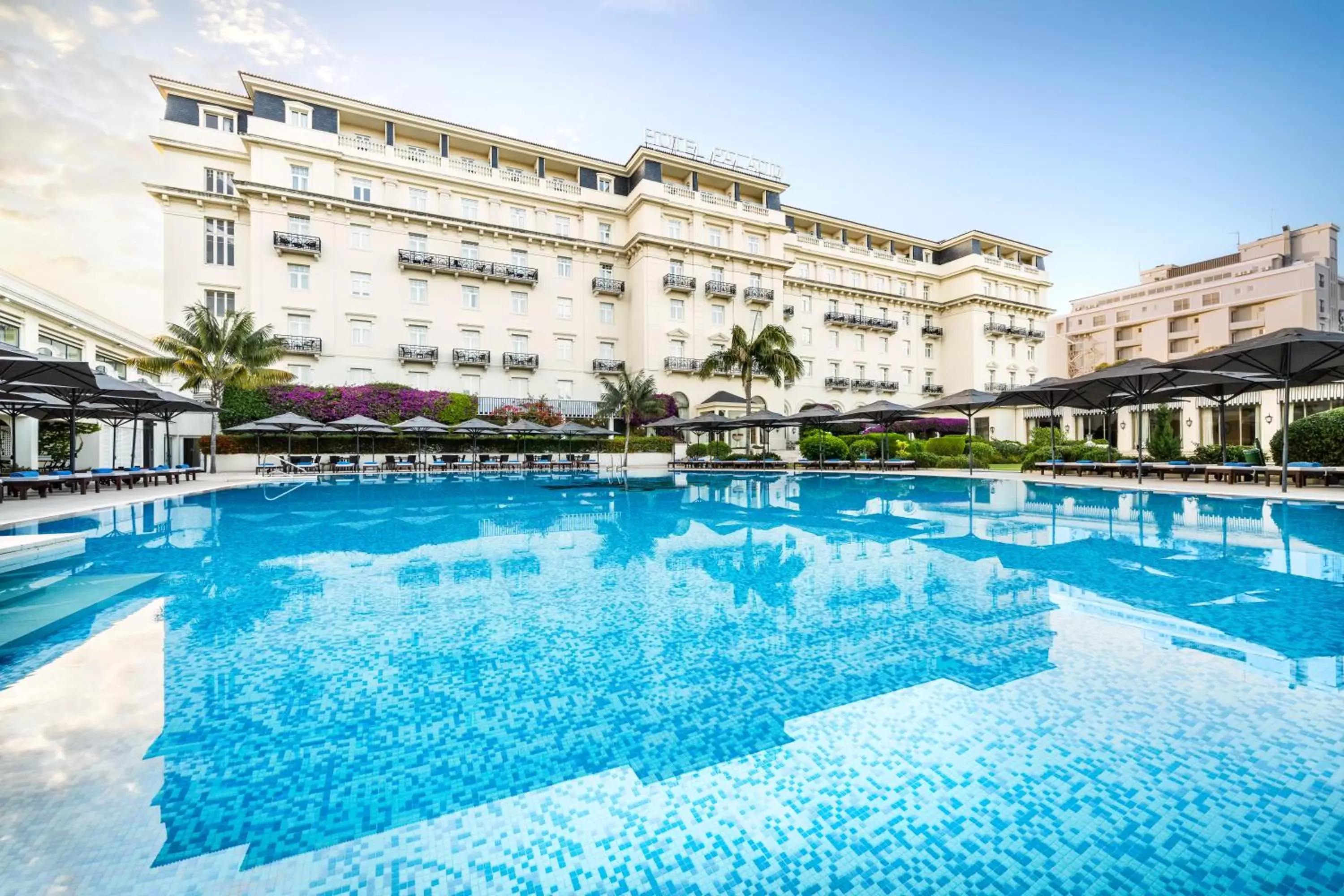 Swimming pool, Property Building in Palácio Estoril Hotel, Golf & Wellness