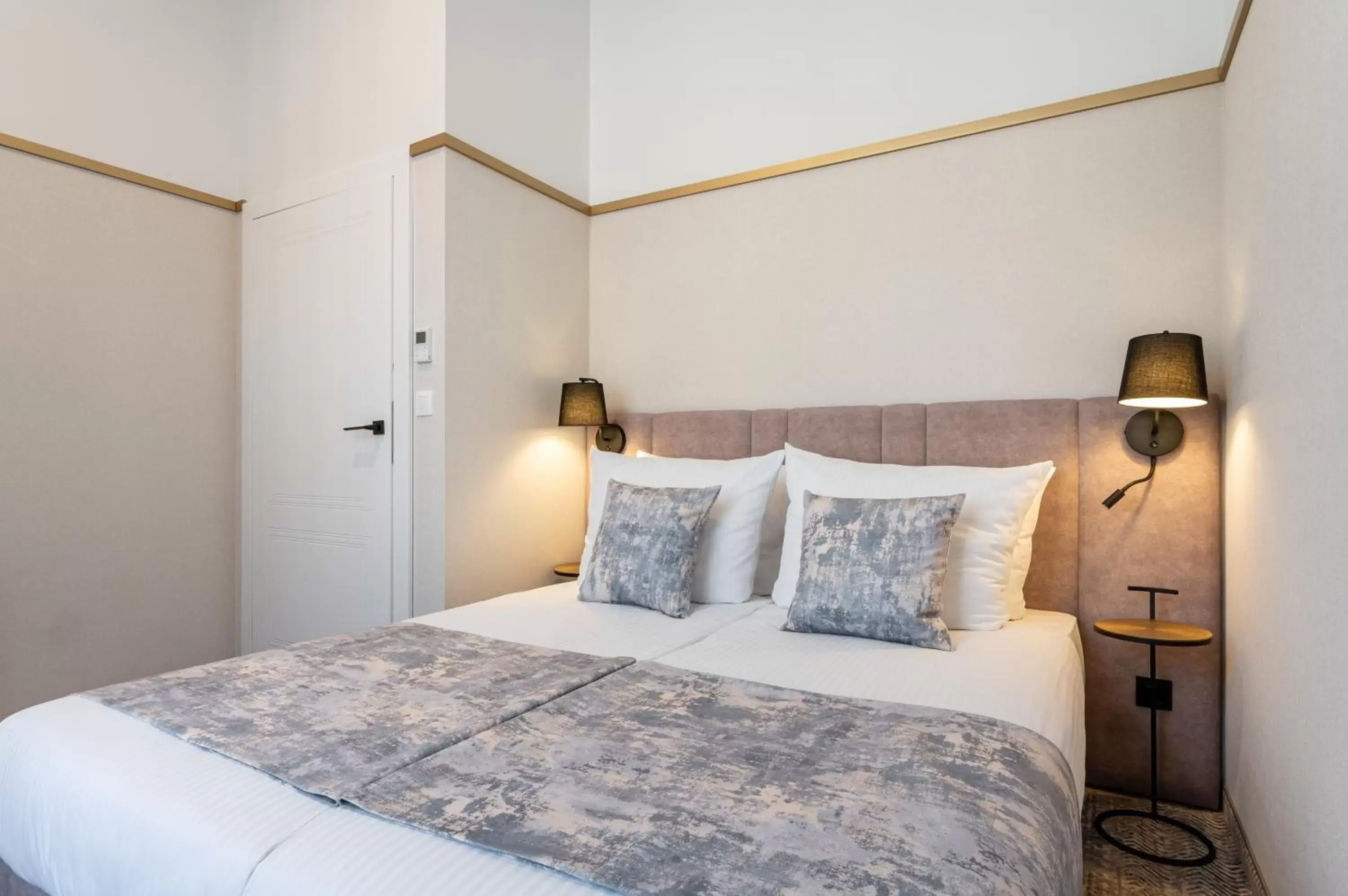 Bed in MR67 Mayera Rapaporta Bed in MR67 Mayera Rapaporta