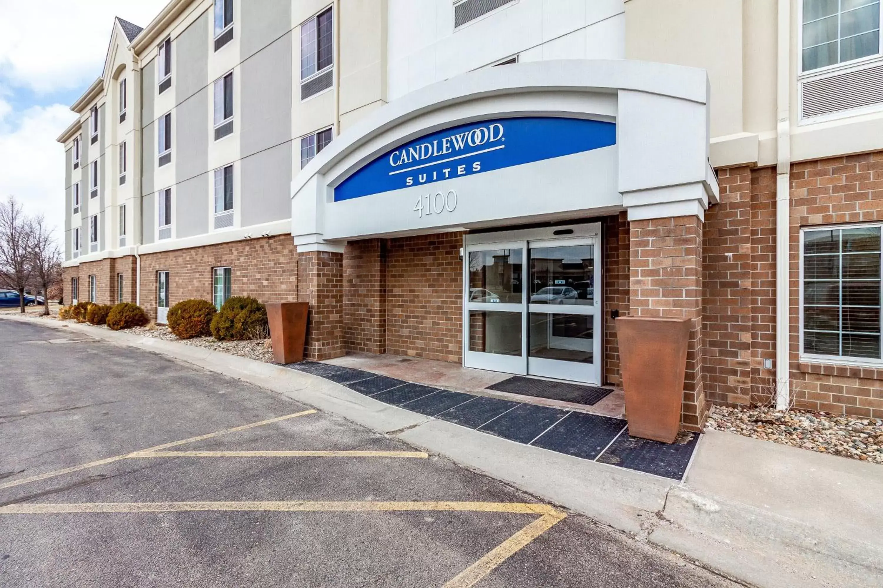 Property building in Candlewood Suites Lincoln, an IHG Hotel