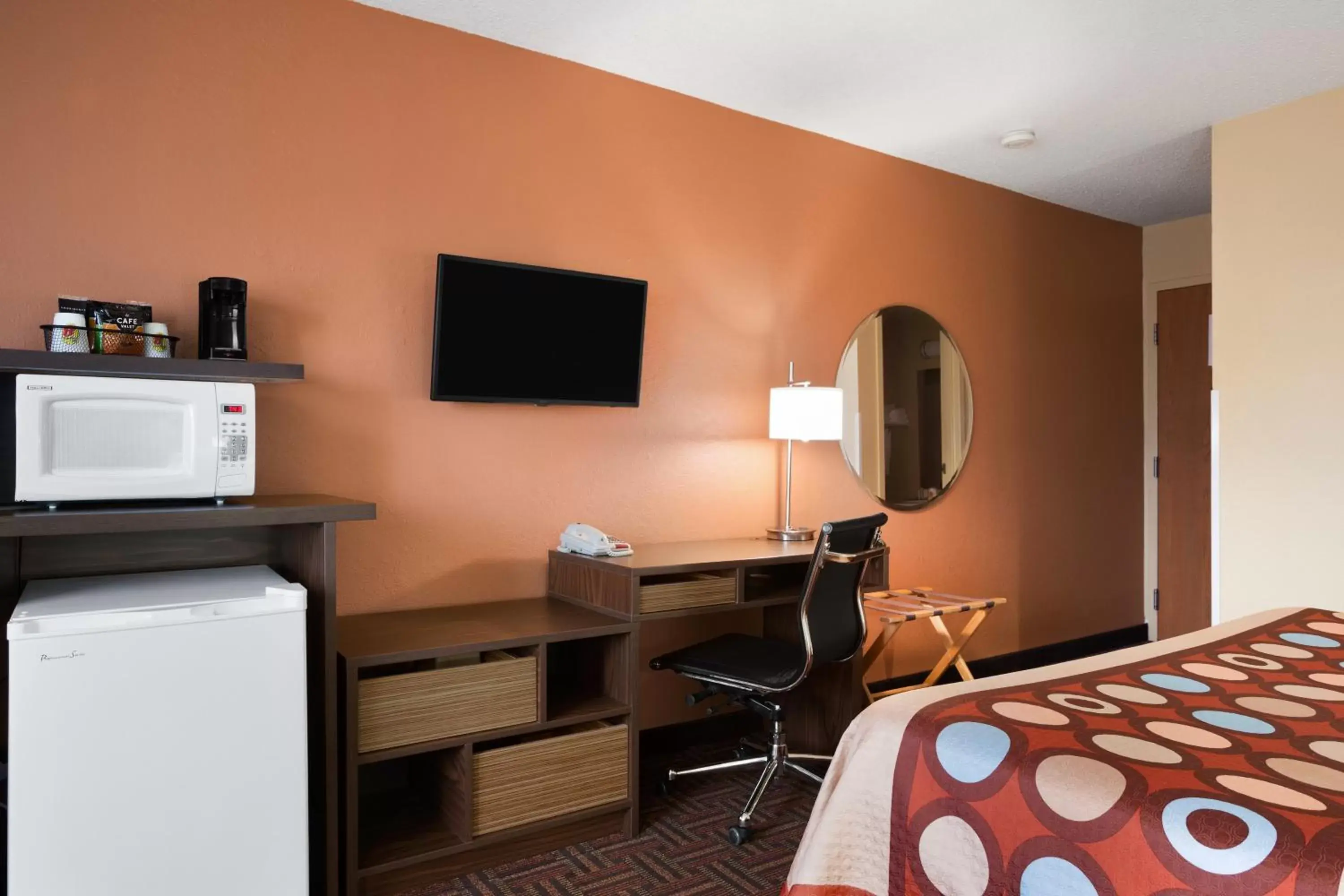 Bed in Super 8 by Wyndham Marion Bed in Super 8 by Wyndham Marion