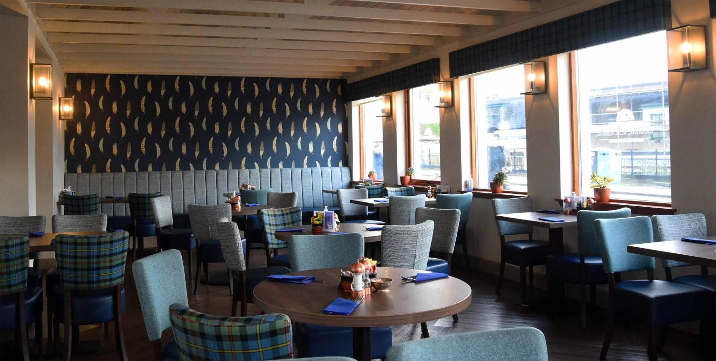 Restaurant/places to eat in The Royal Hotel