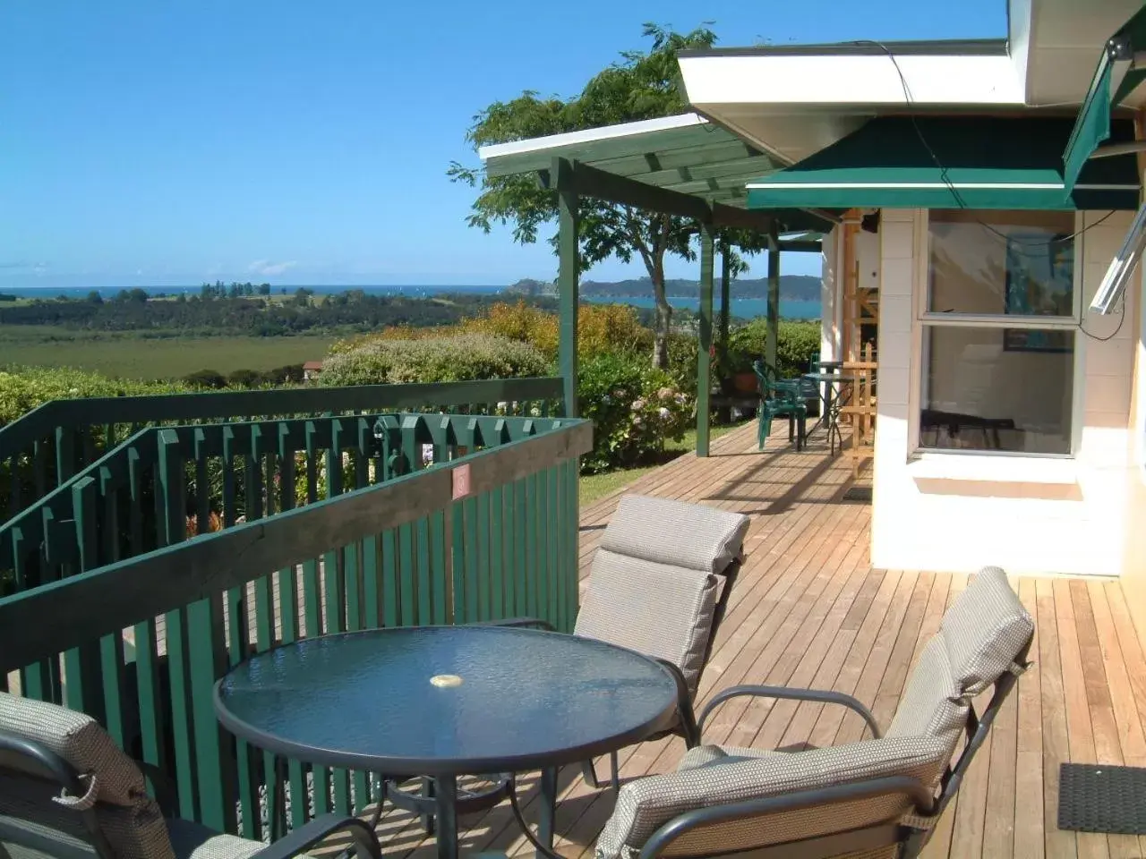 Balcony/Terrace in Cook's Lookout Motel