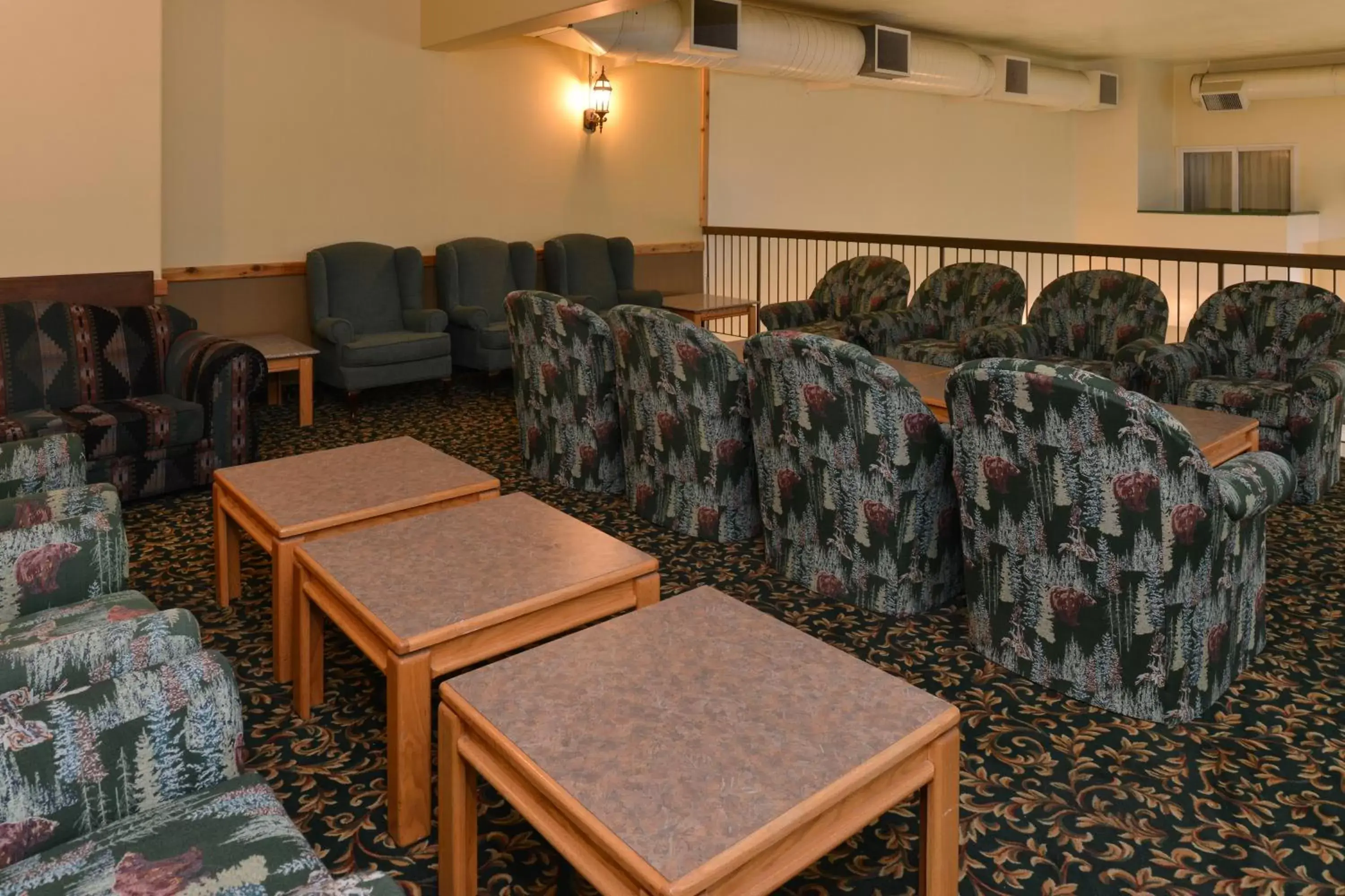 Seating area in Canadas Best Value Inn Valemount