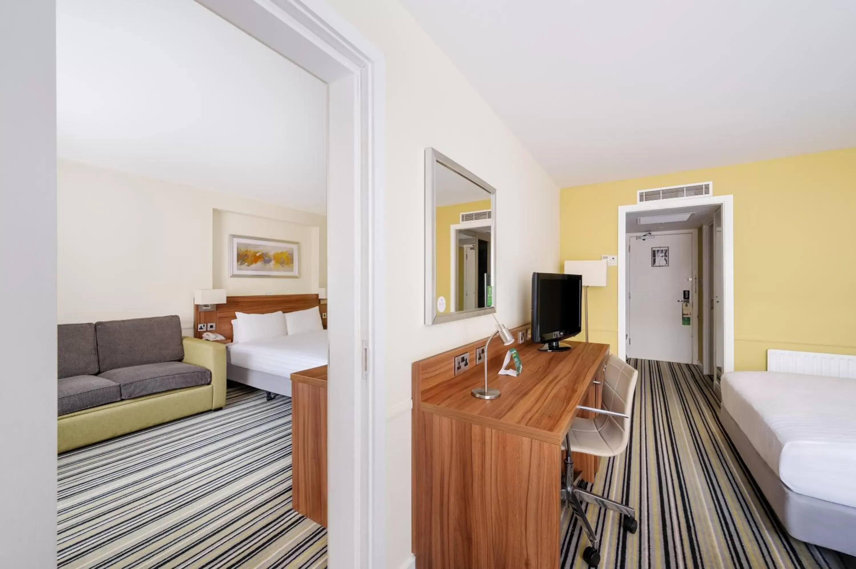 Bed in Holiday Inn Rochester-Chatham by IHG Bed in Holiday Inn Rochester-Chatham by IHG