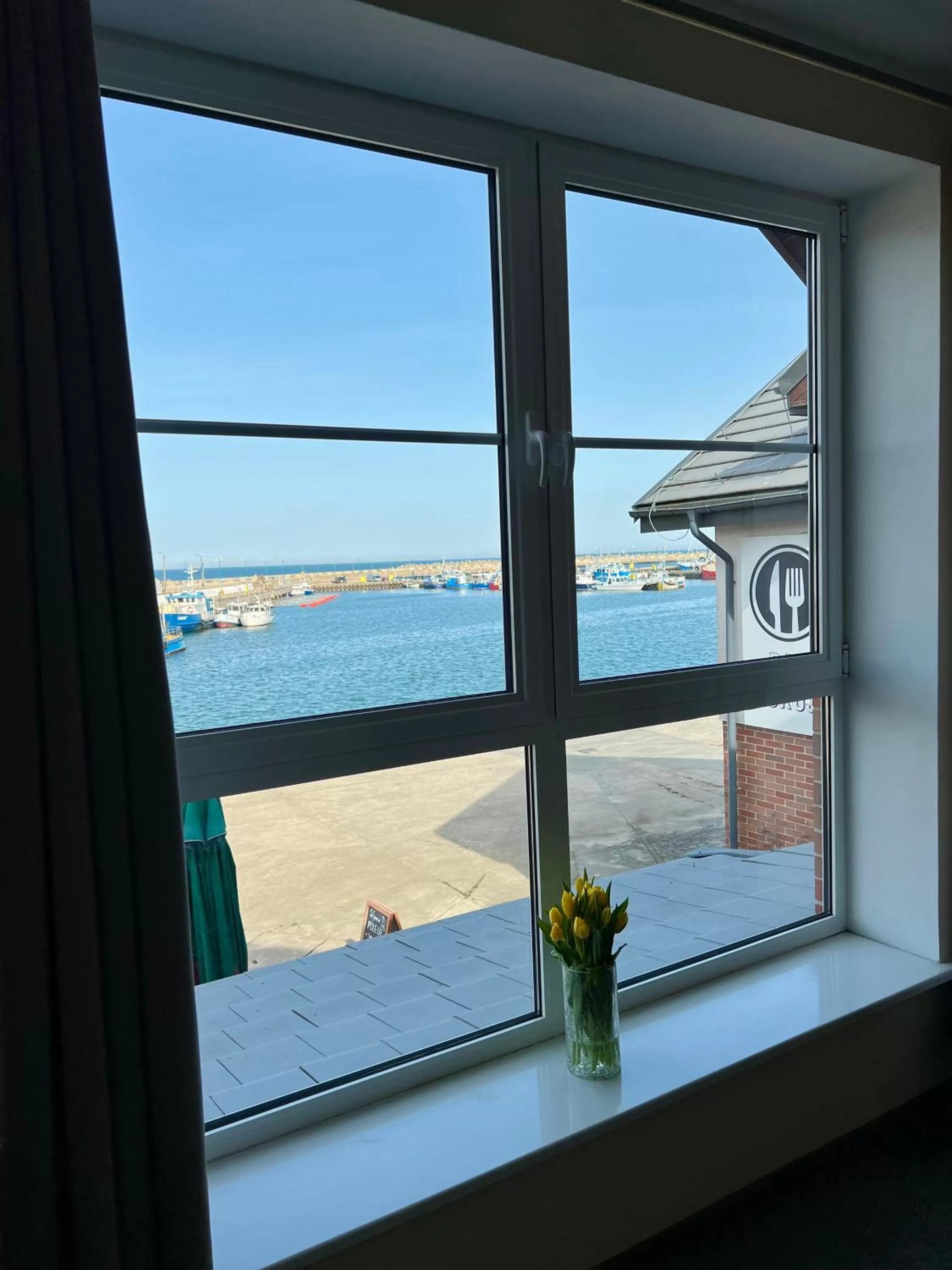 Day, Sea View in W Porcie