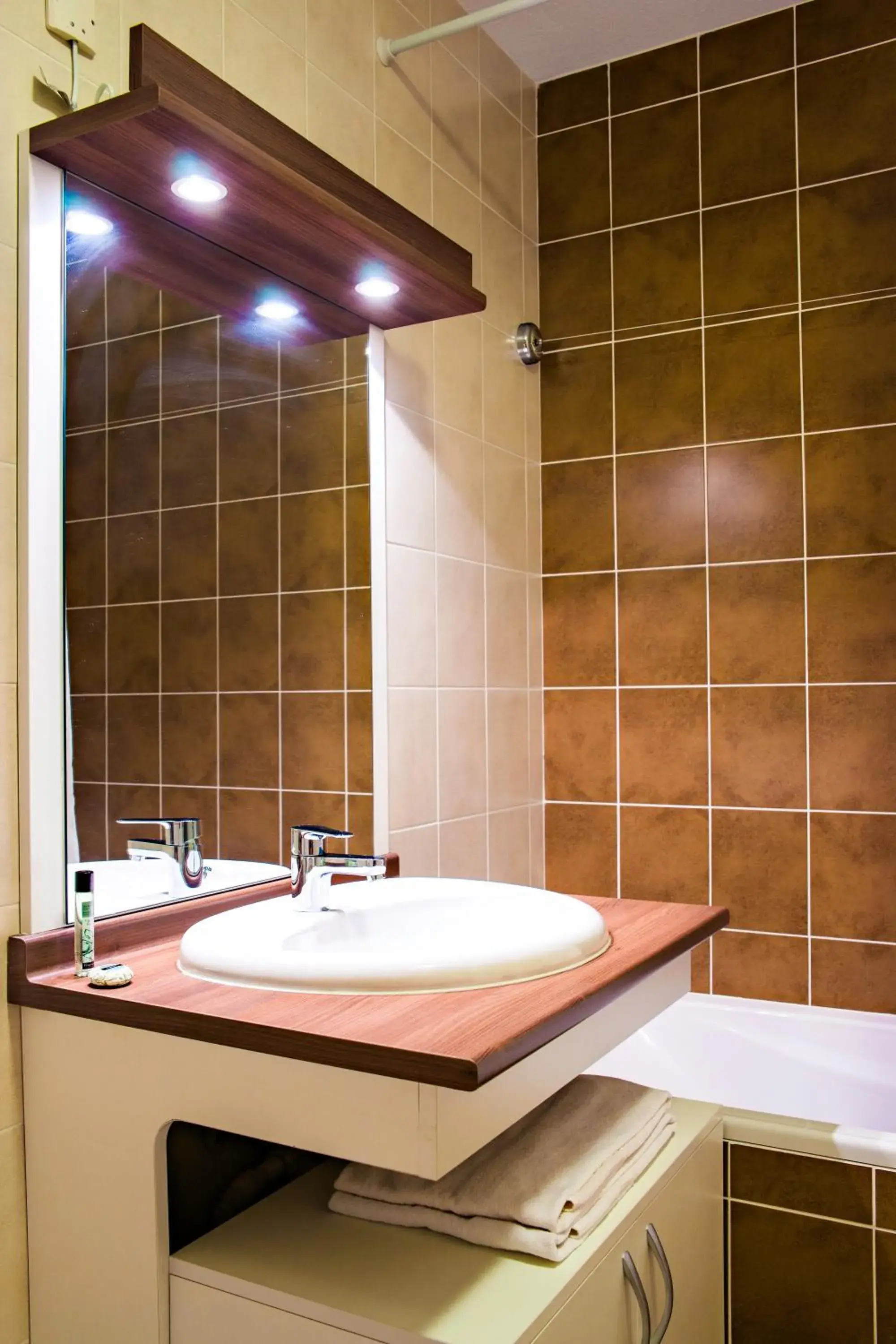 Bathroom in Lagrange Aparthotel Toulouse Saint-Michel