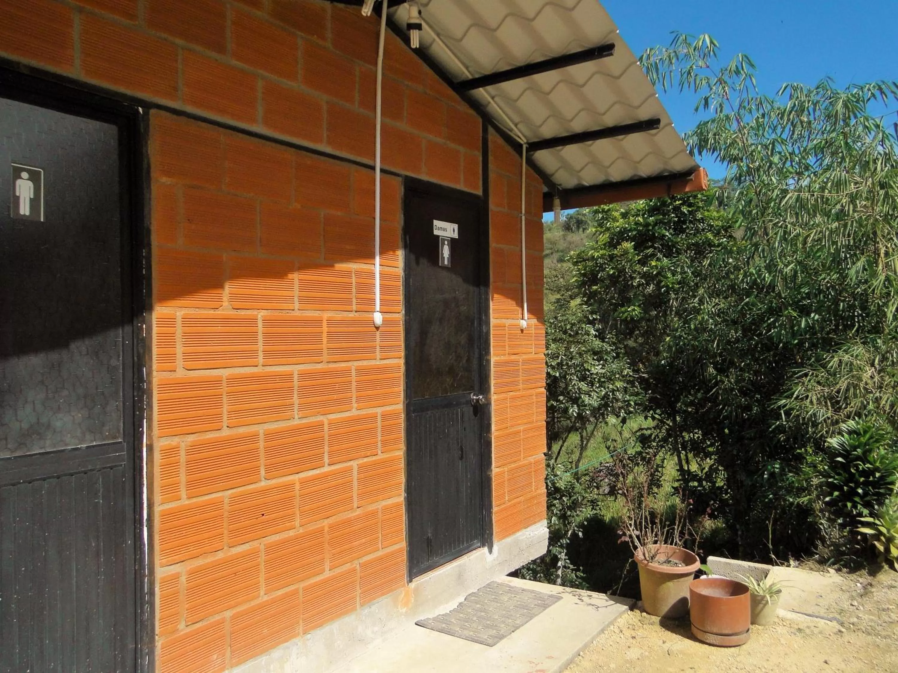 Facade/Entrance in Hosteria Florecer