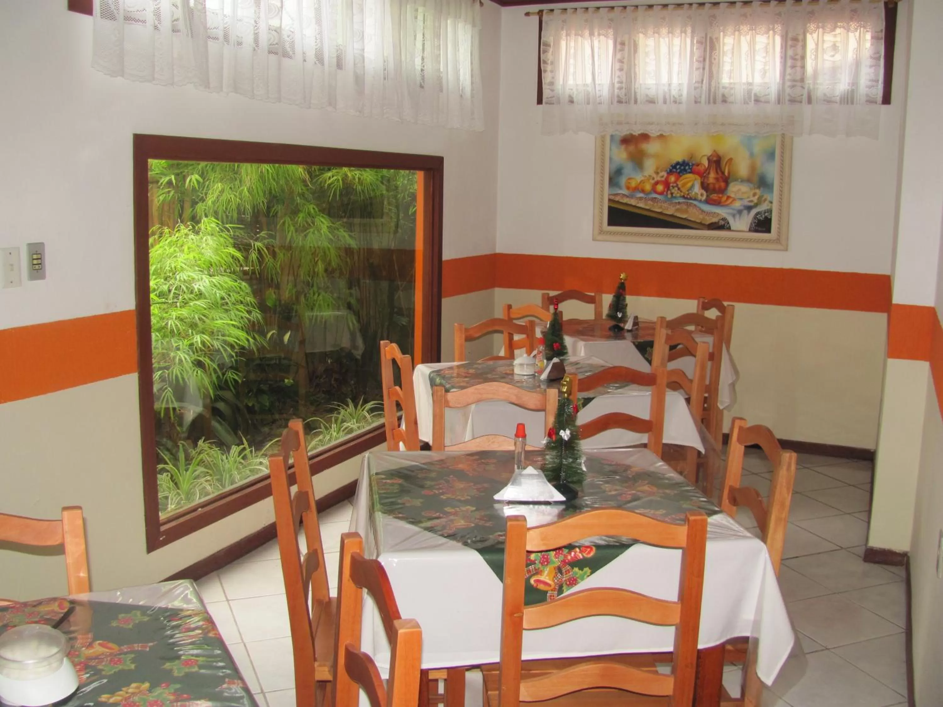 Restaurant/places to eat in Pousada Recanto da Barra