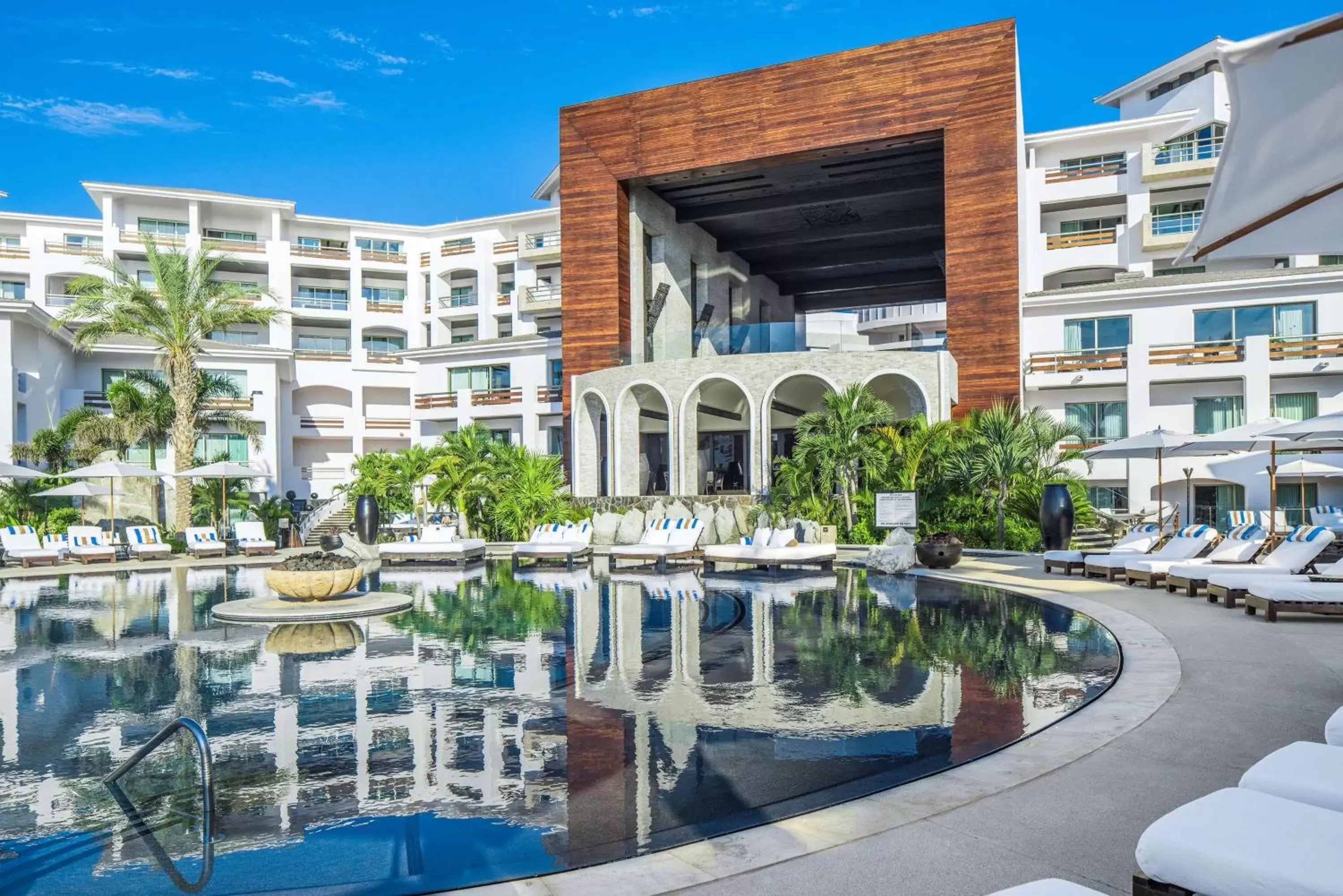 Pool view, Property Building in Hilton Vacation Club Cabo Azul Los Cabos