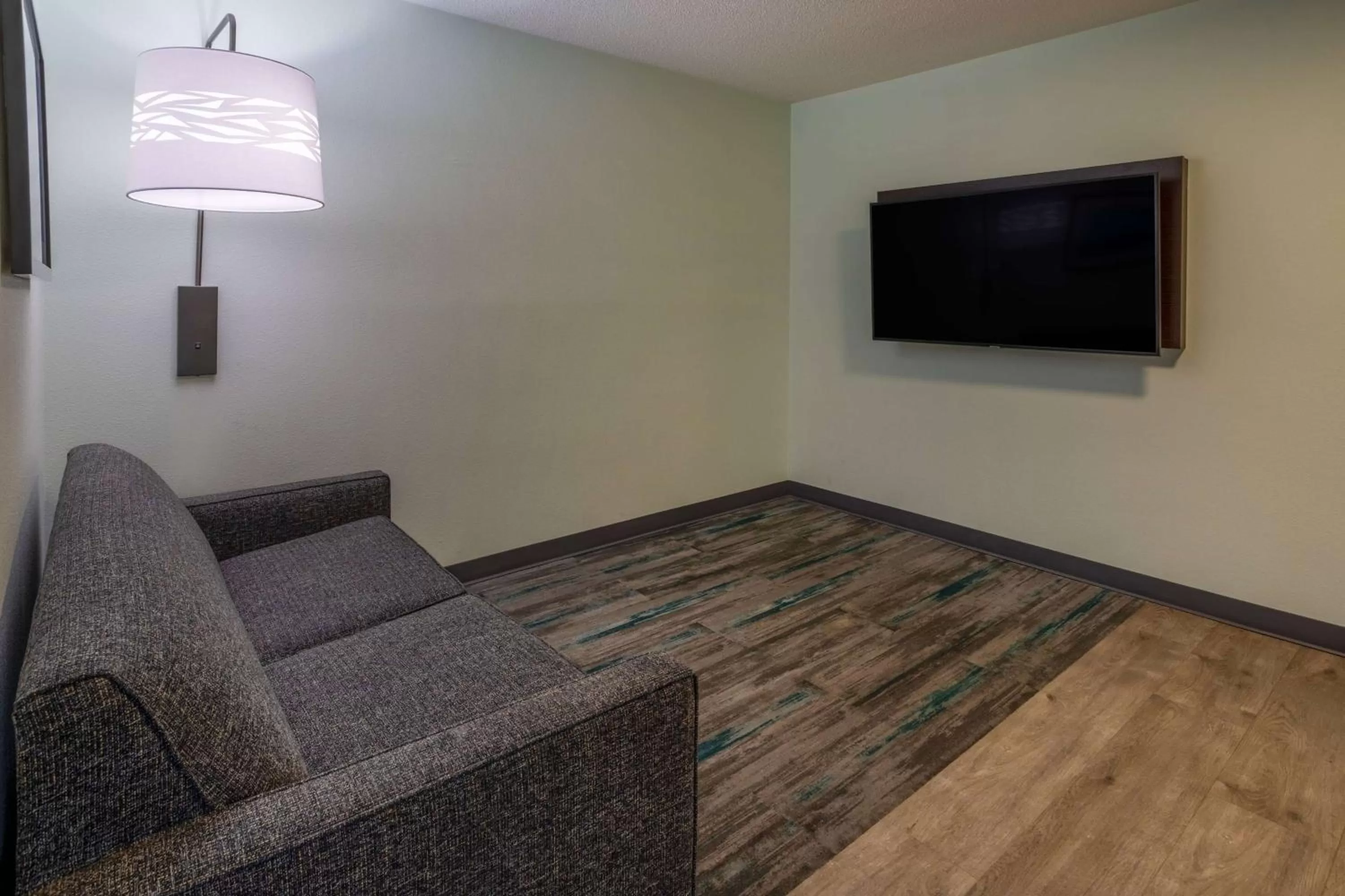 Bed in Wingate by Wyndham Waldorf - Washington DC Area