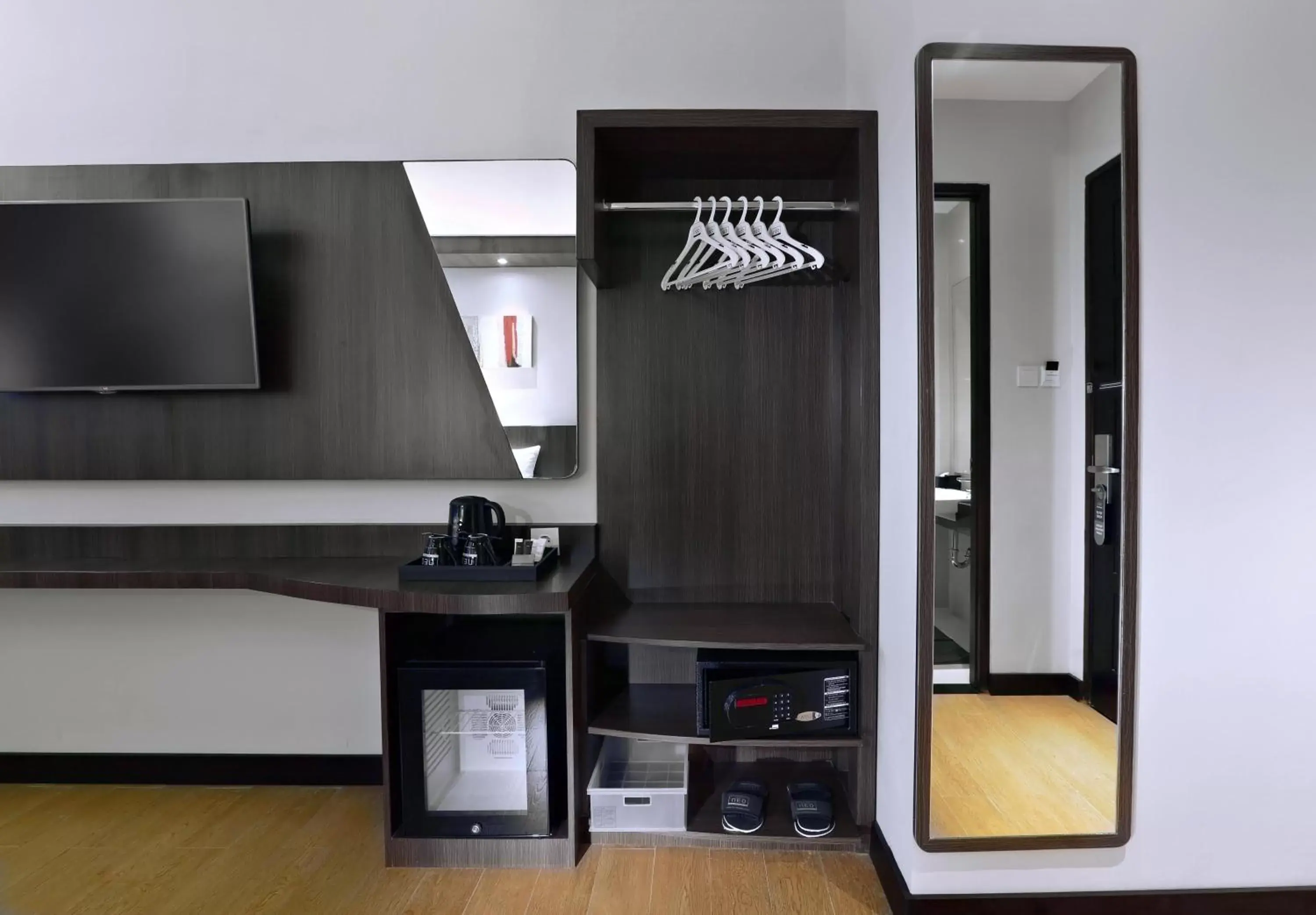 Bedroom, TV/Entertainment Center in Neo Dipatiukur Bandung by ASTON