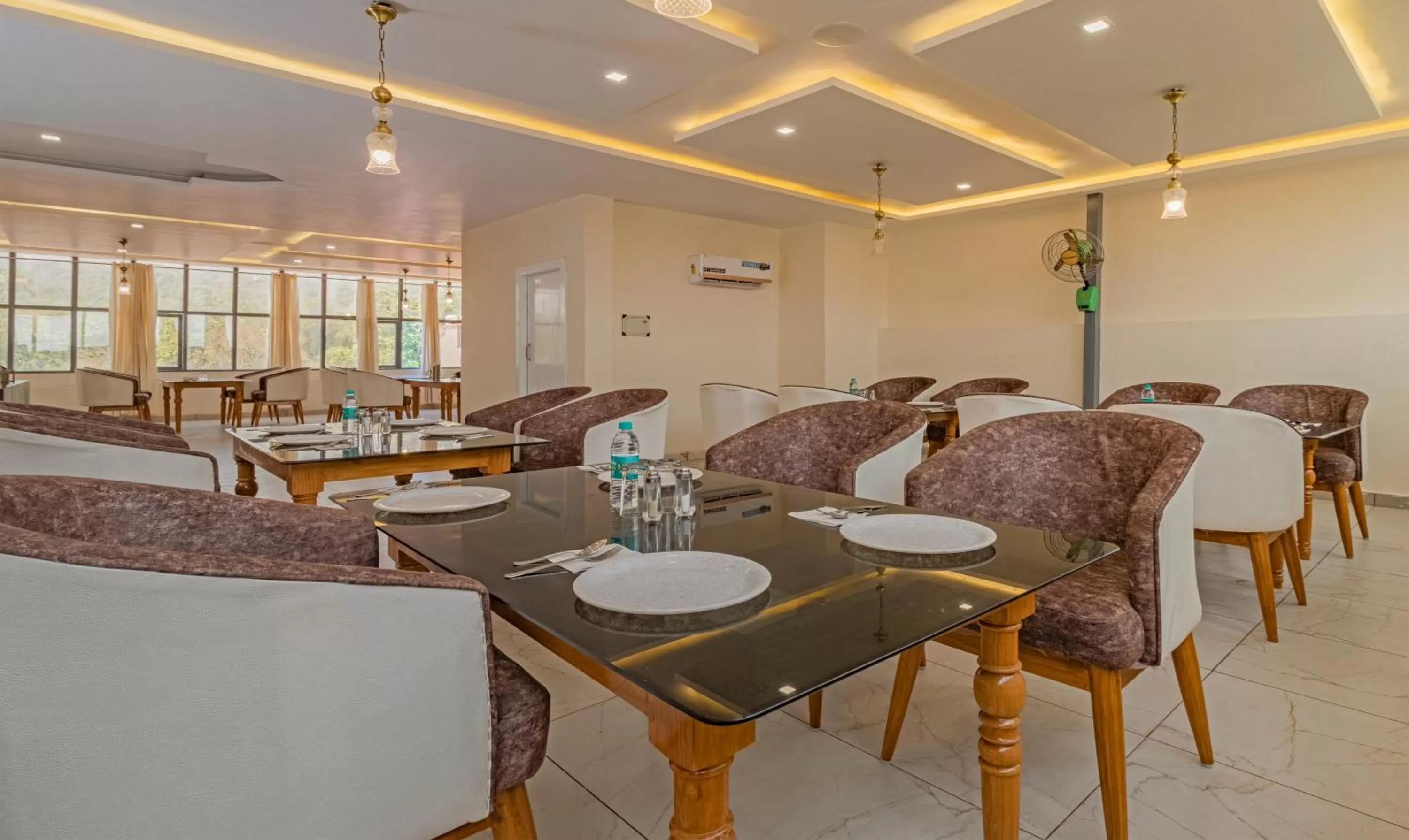 Restaurant/Places to Eat in Treebo Trend Haveli Resort Roots Bhupatwala