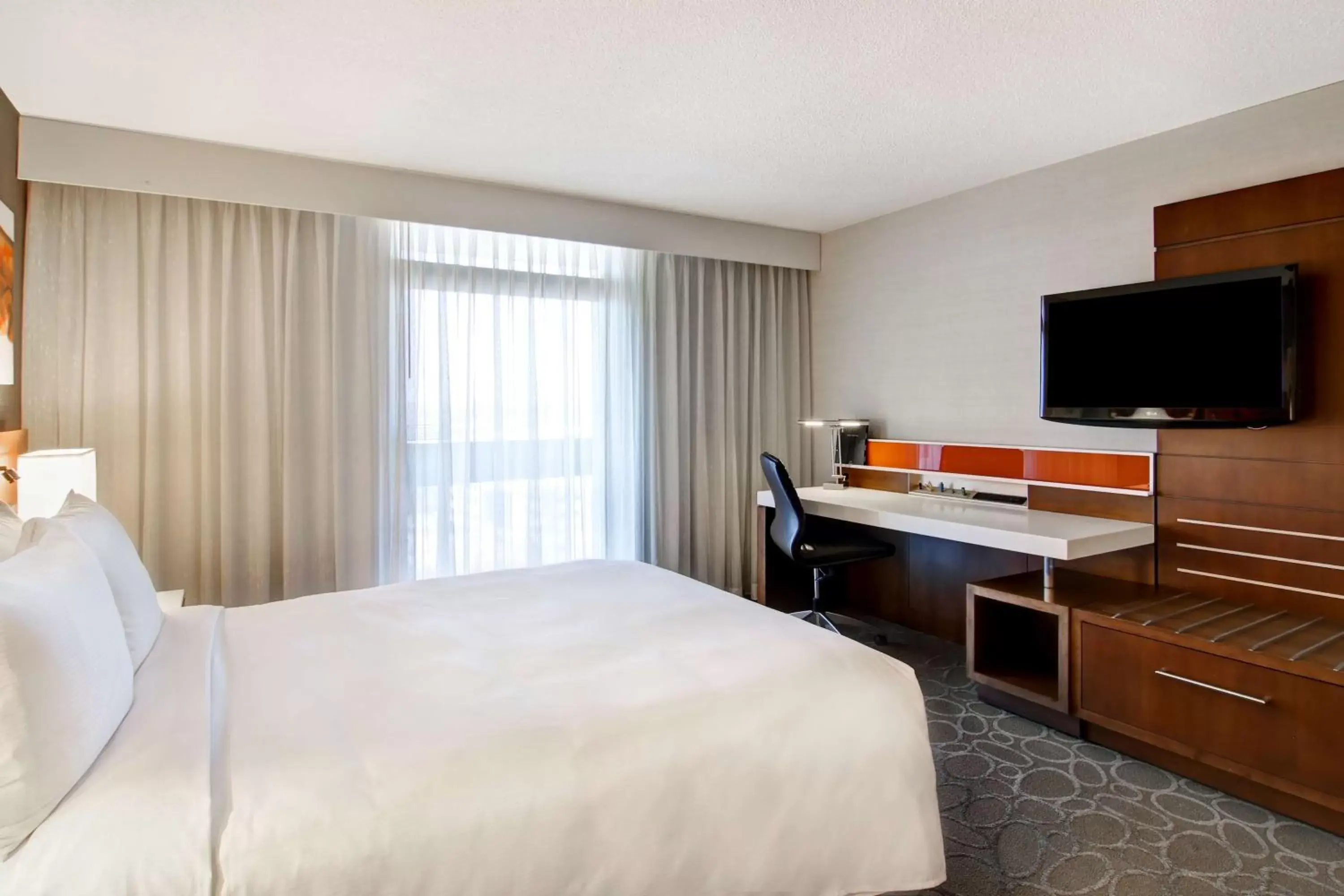 Bedroom, Bed in Hilton Mississauga/Meadowvale