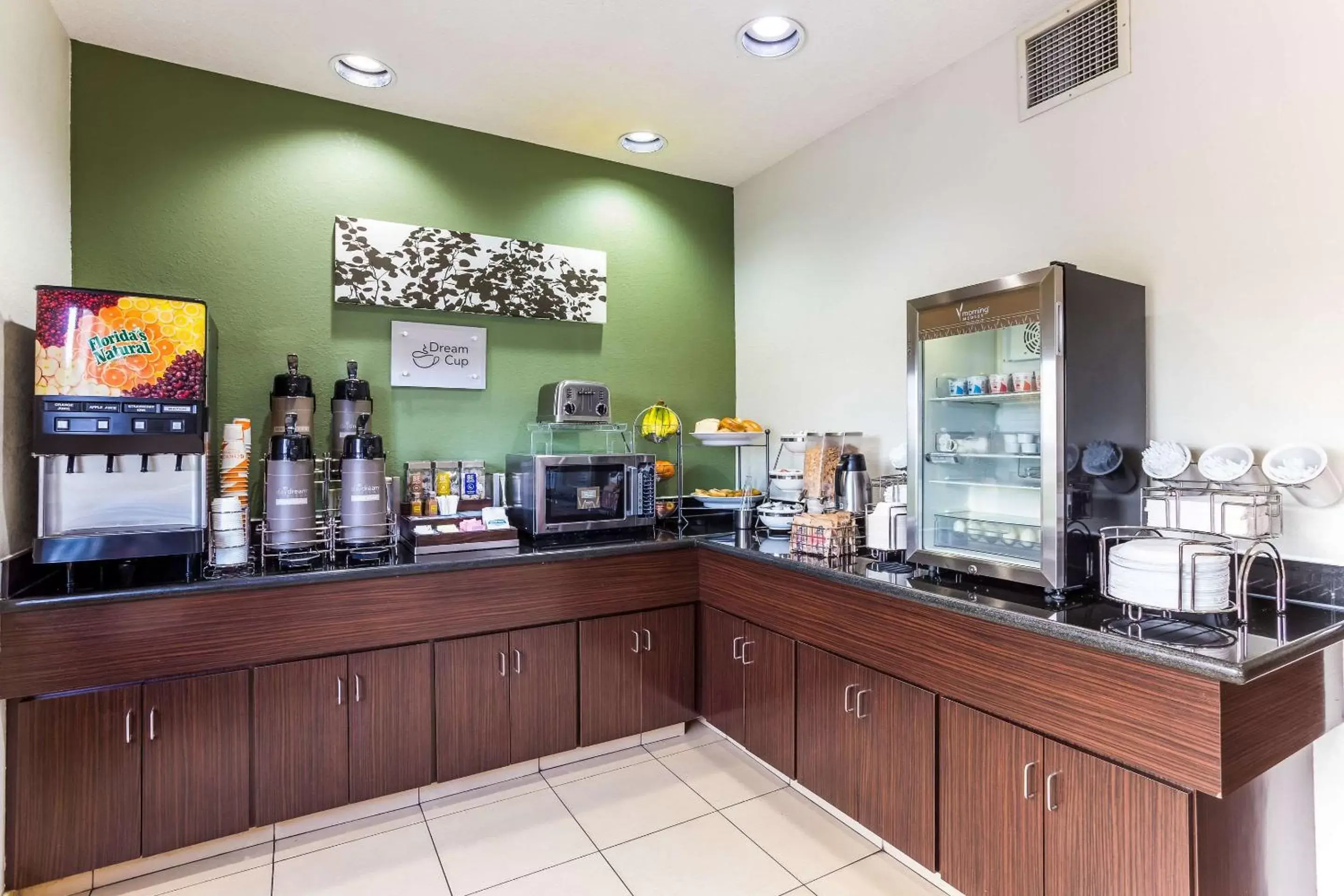 Restaurant/Places to Eat in Sleep Inn & Suites Kingsport TriCities Airport