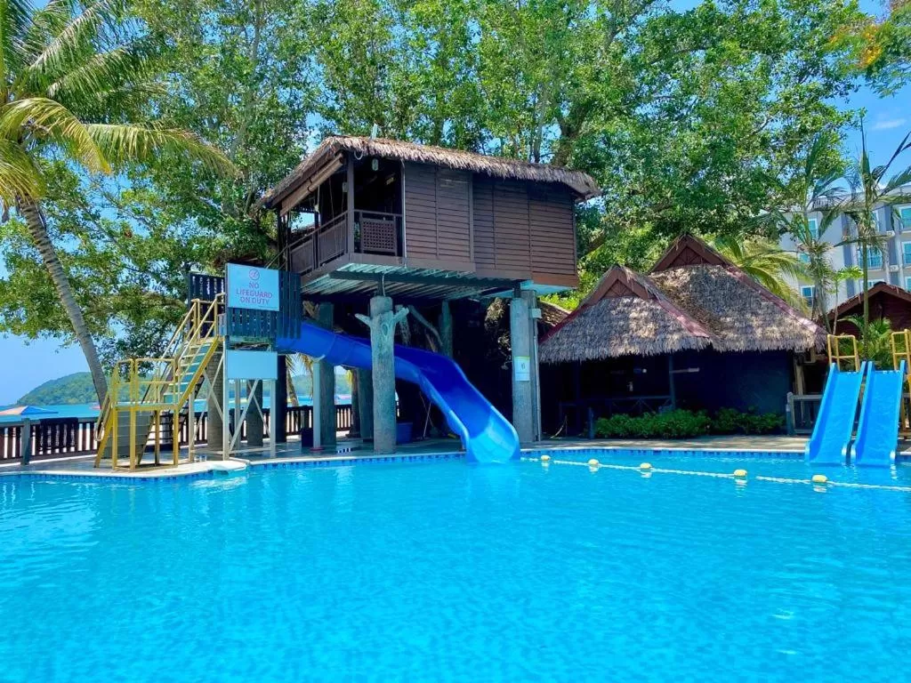 Swimming pool in Malibest Resort