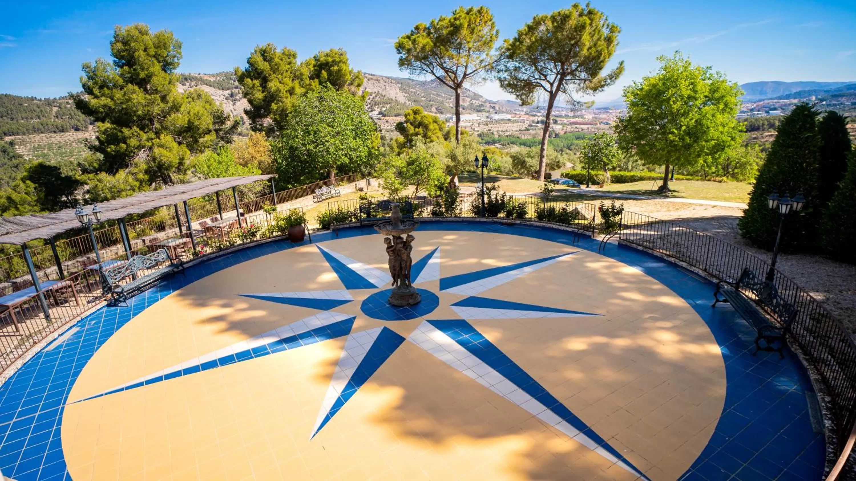 Garden view in Eco Hotel con encanto Masía la Mota B&B