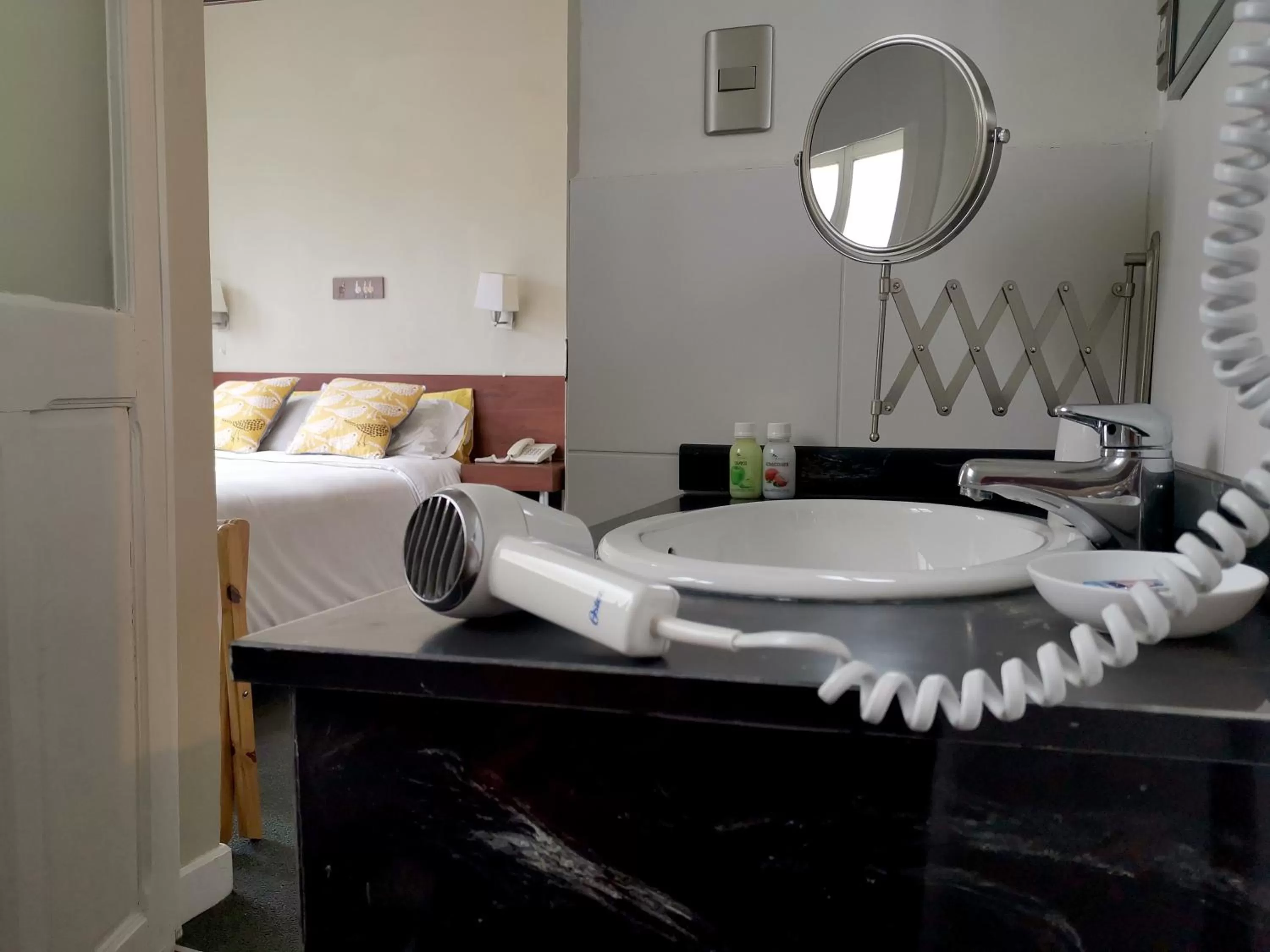 Bathroom, Bed in Casa Fusion Hotel Boutique