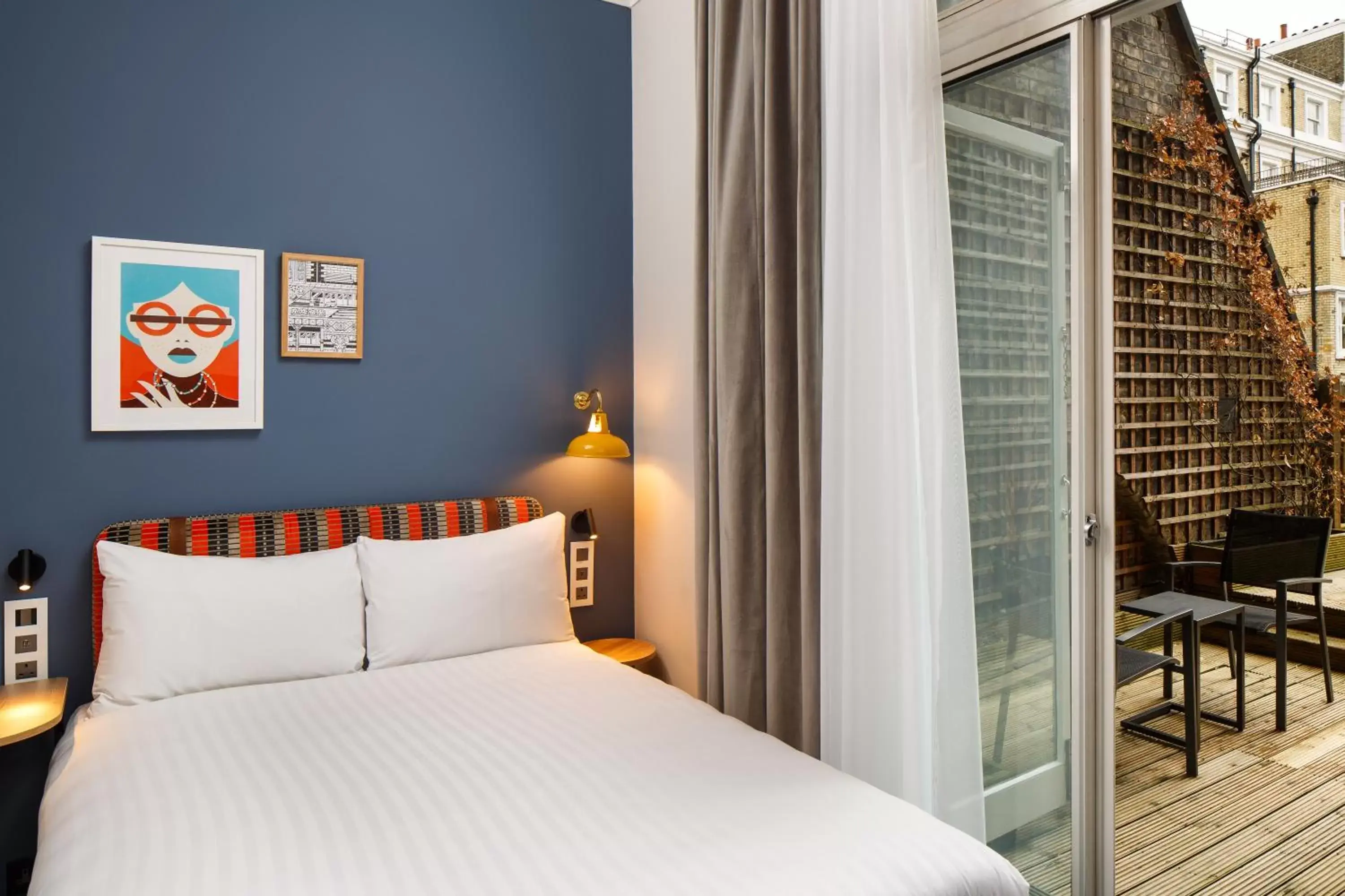 Shower, Bed in ibis Styles London Gloucester Road