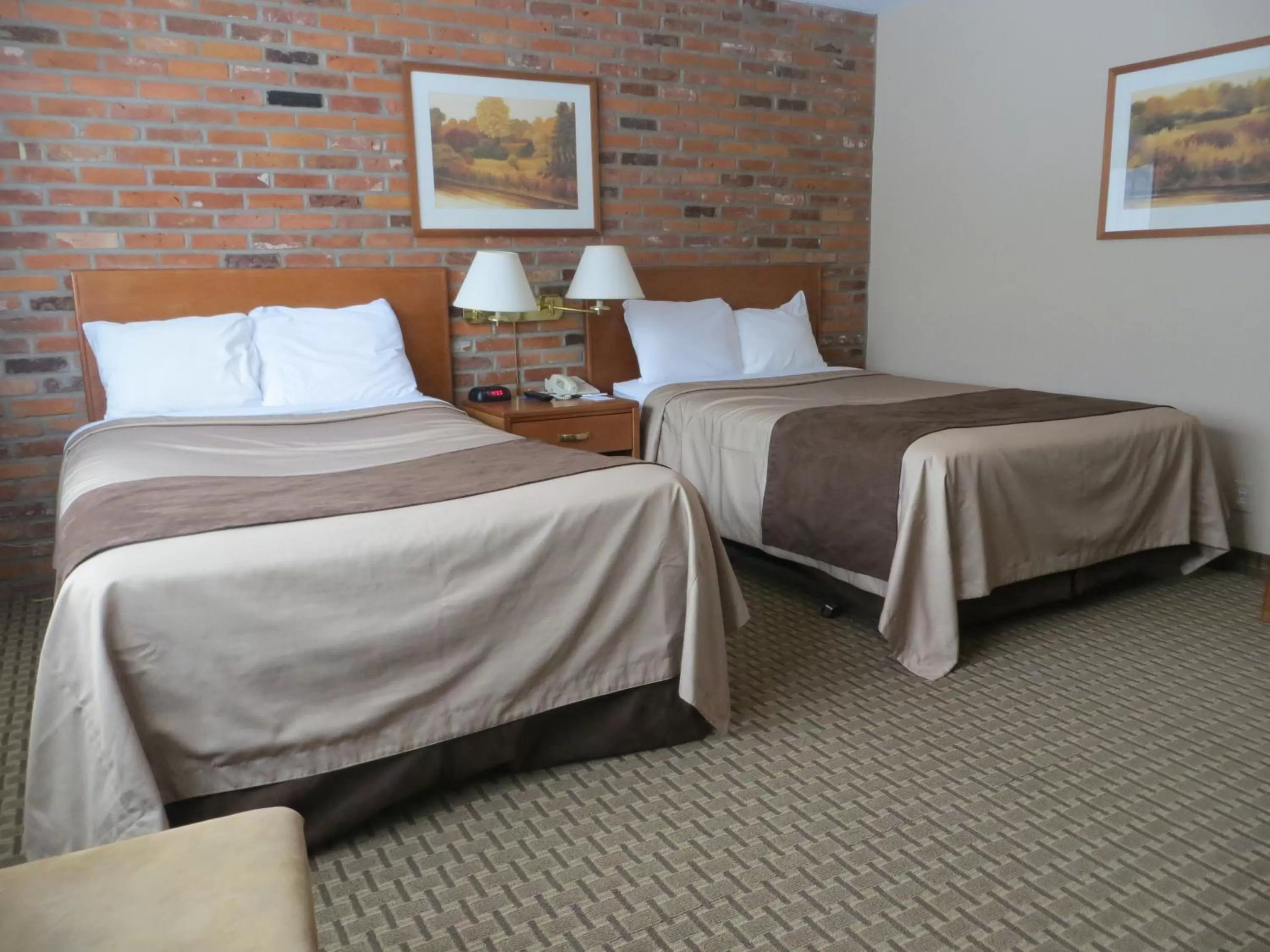 Bed in Travelodge by Wyndham Thunder Bay ON