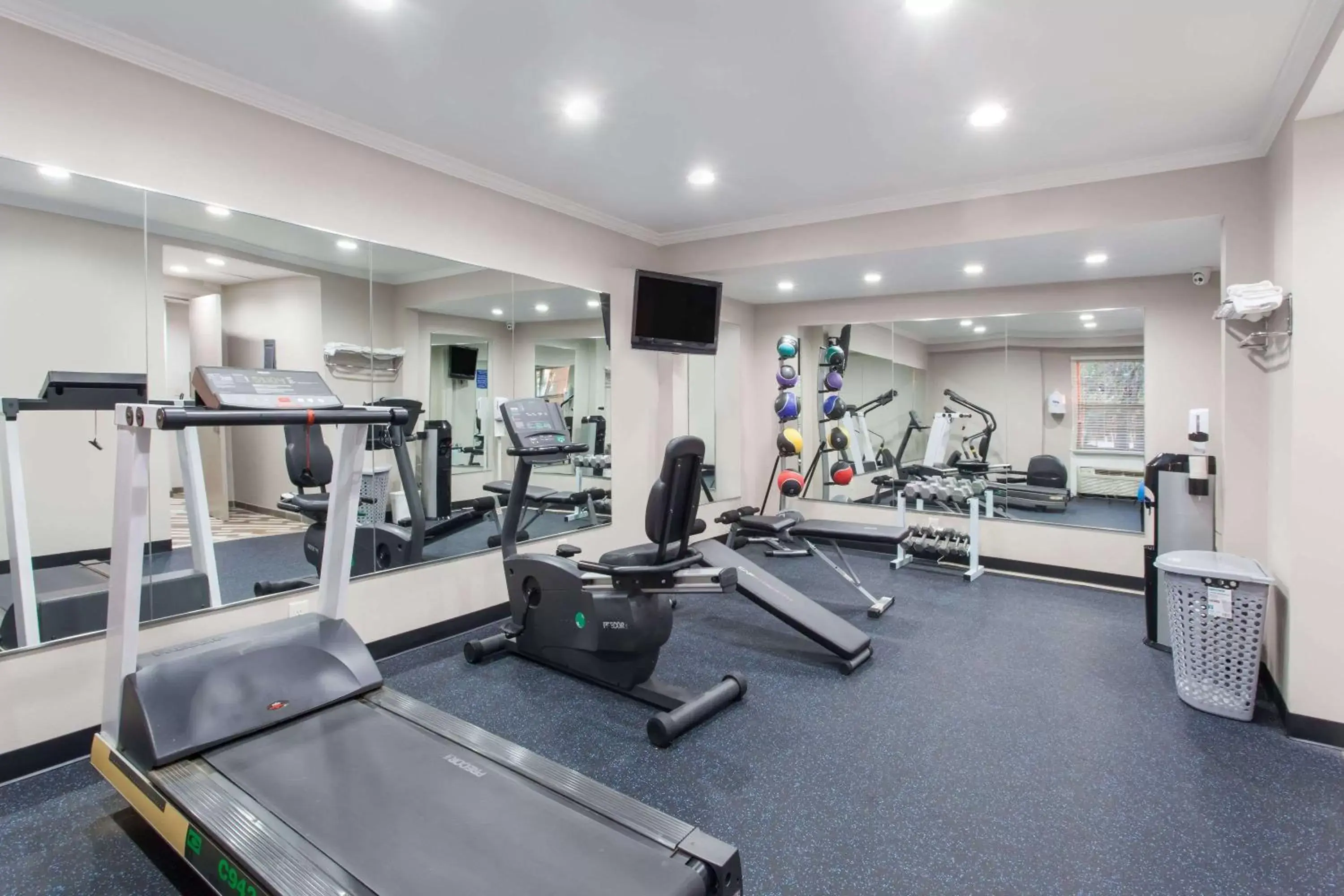 Fitness centre/facilities, Fitness Center/Facilities in Days Inn by Wyndham Wilmington/Newark