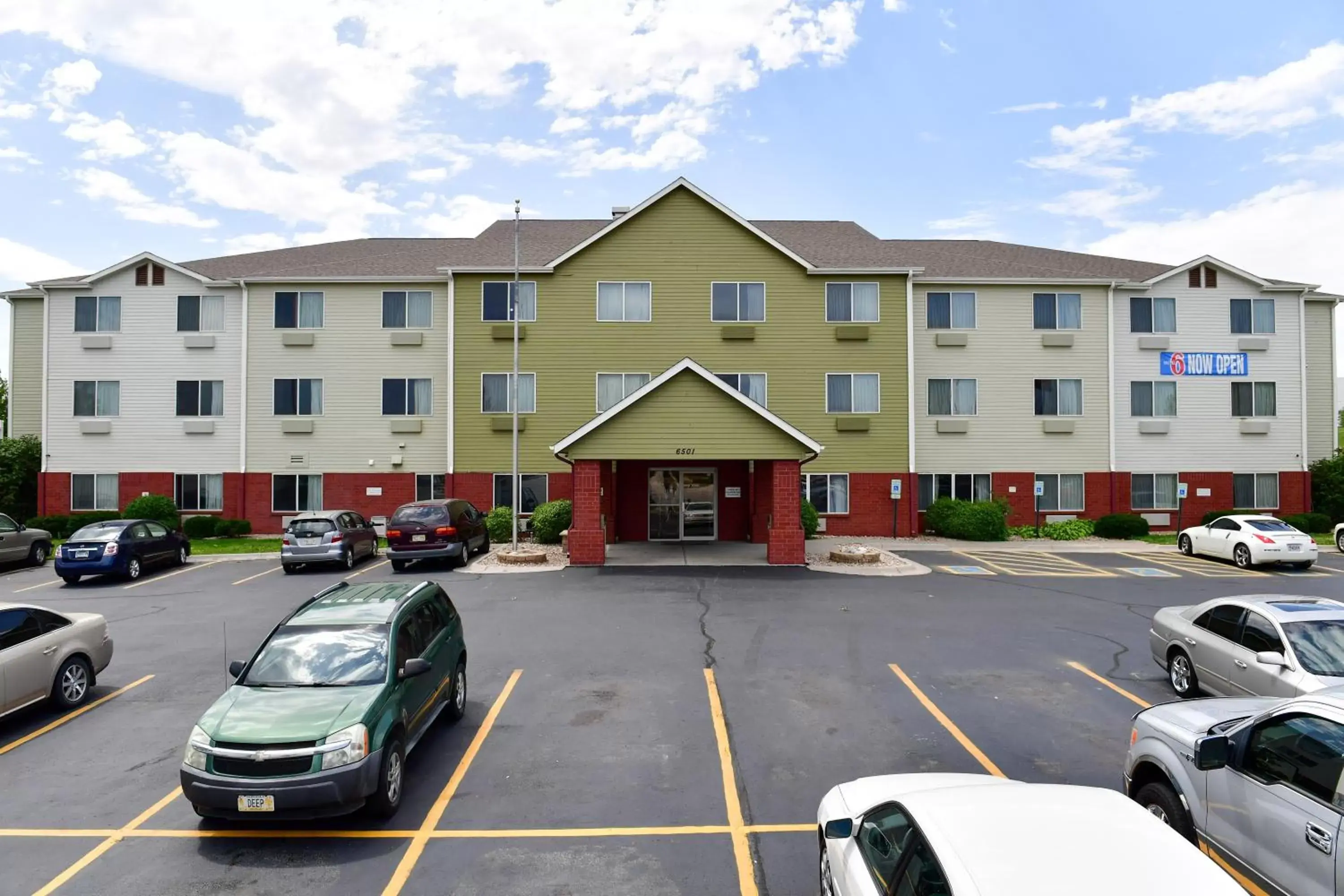 Property Building in Motel 6-Lincoln, NE