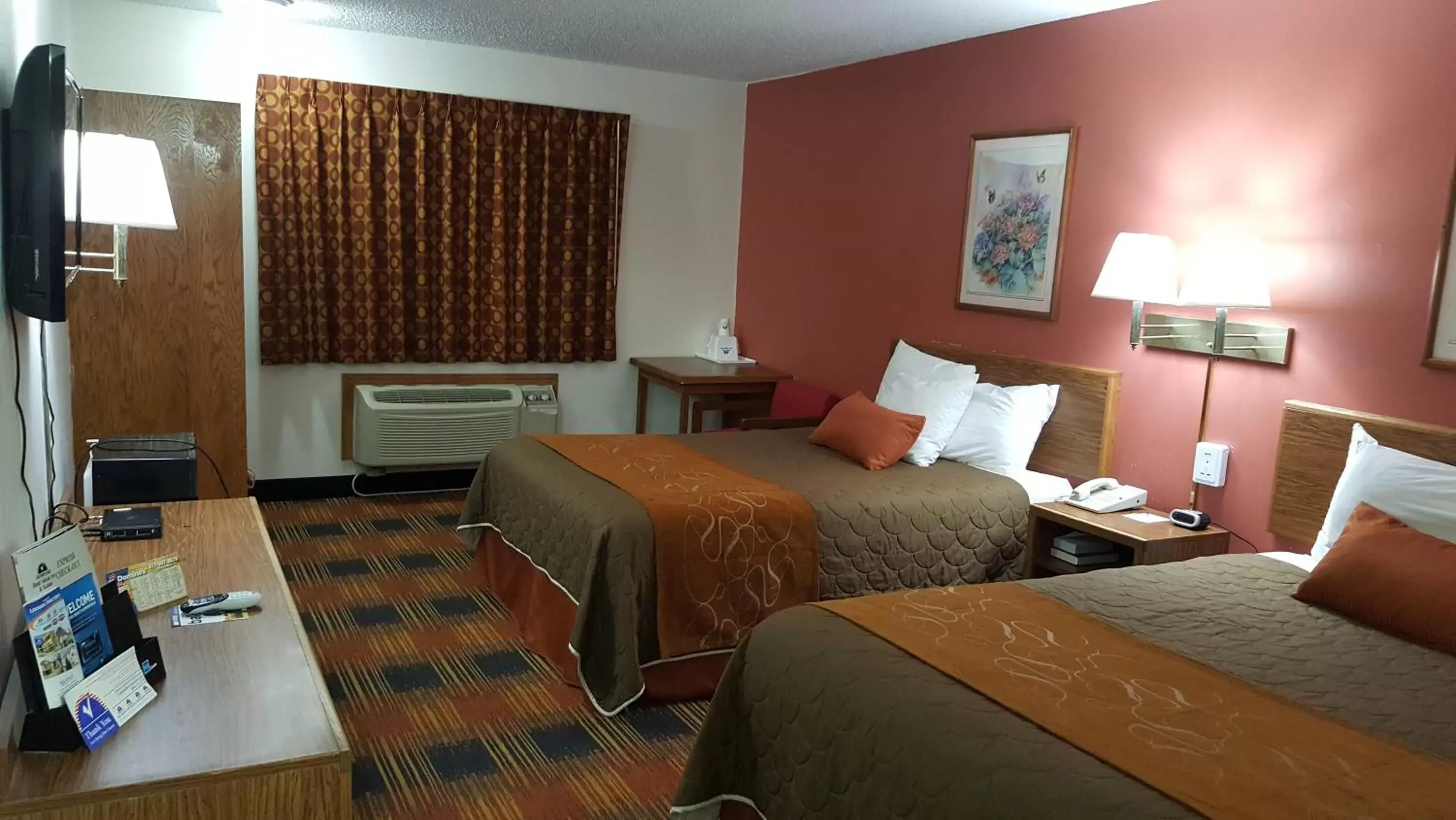 Bedroom, Bed in Americas Best Value Inn and Suites - Nevada