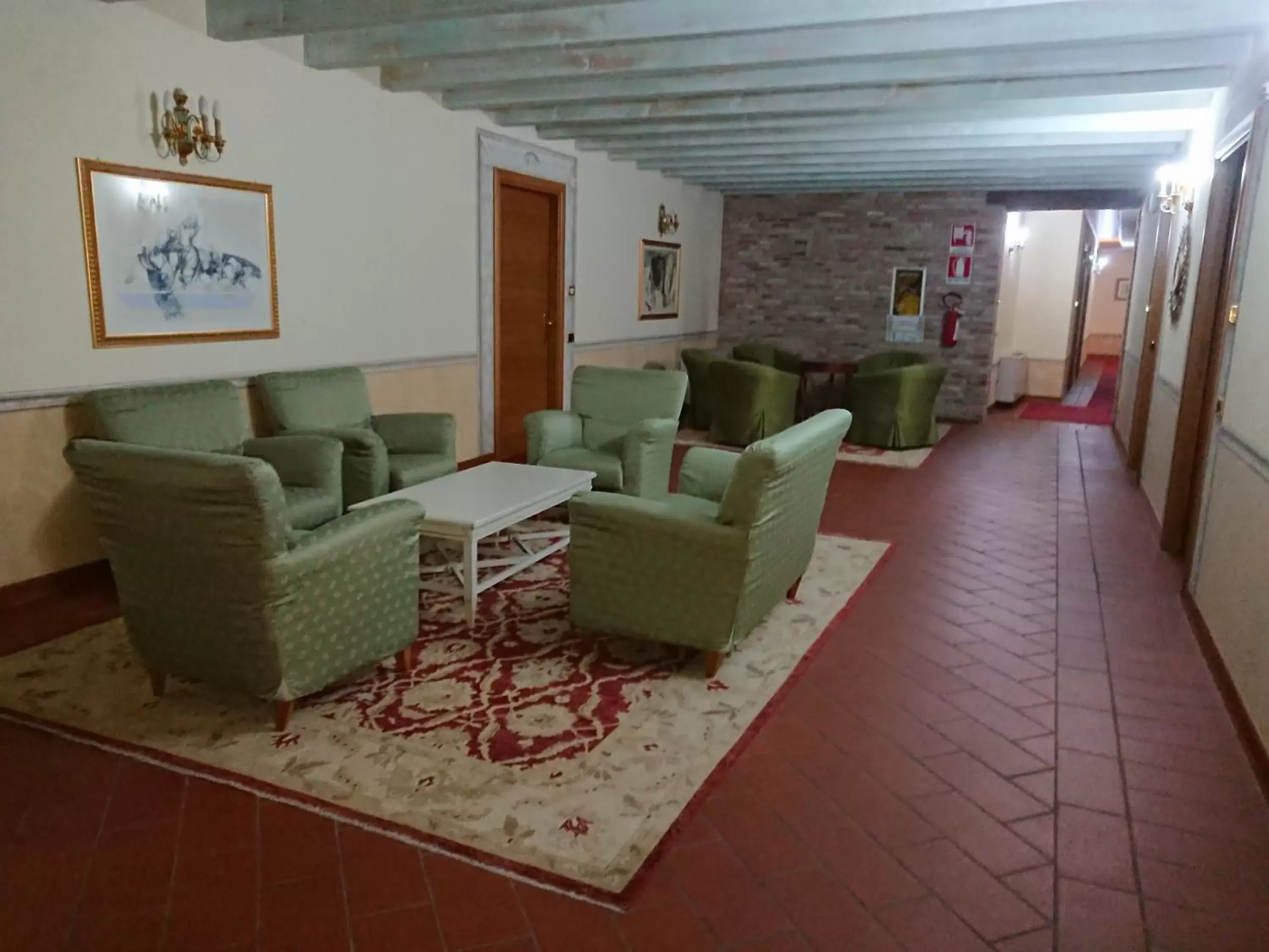 Living room, Lobby/Reception in Bes Hotel Bergamo La Muratella