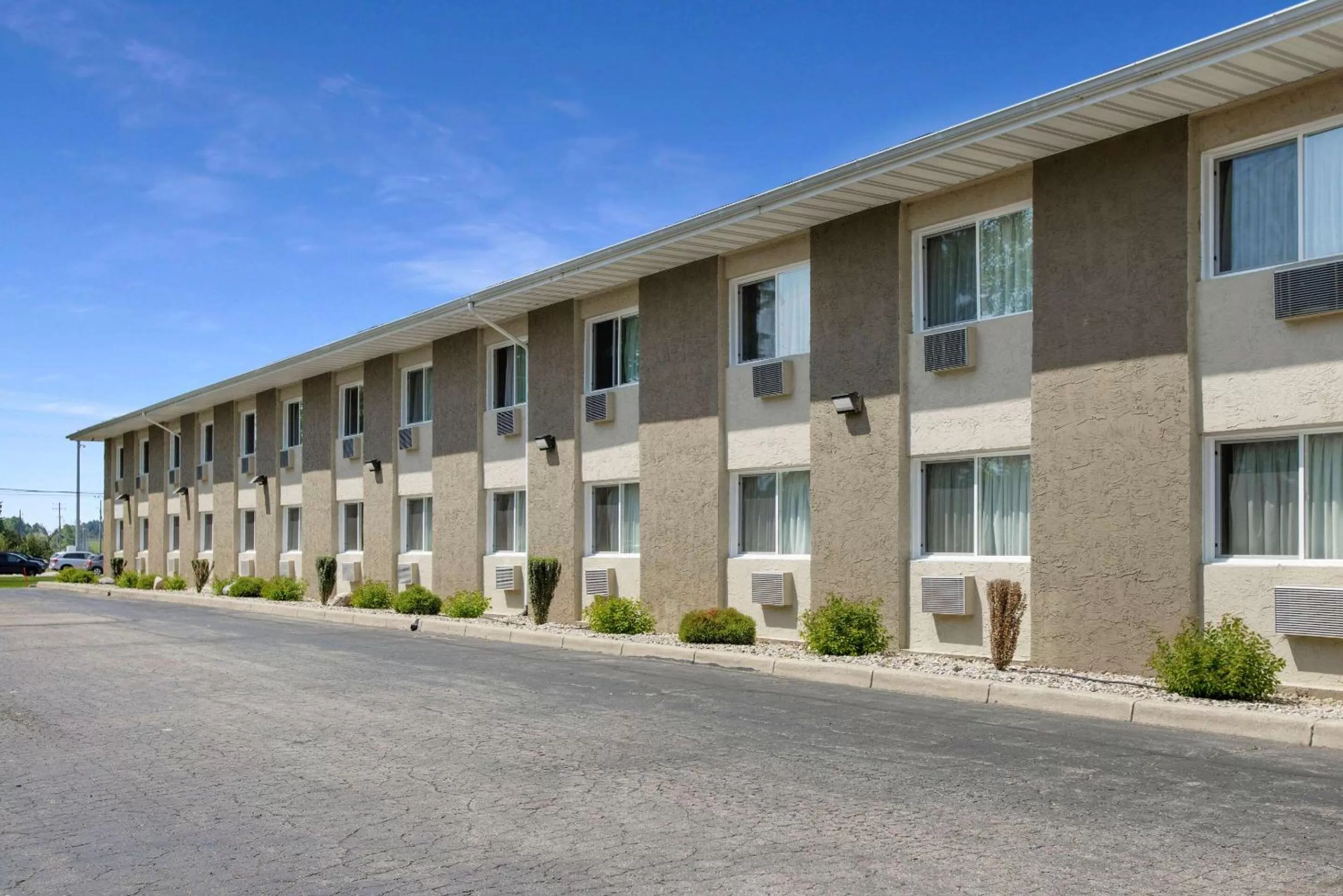 Property building in Rodeway Inn & Suites Grand Rapids Southeast
