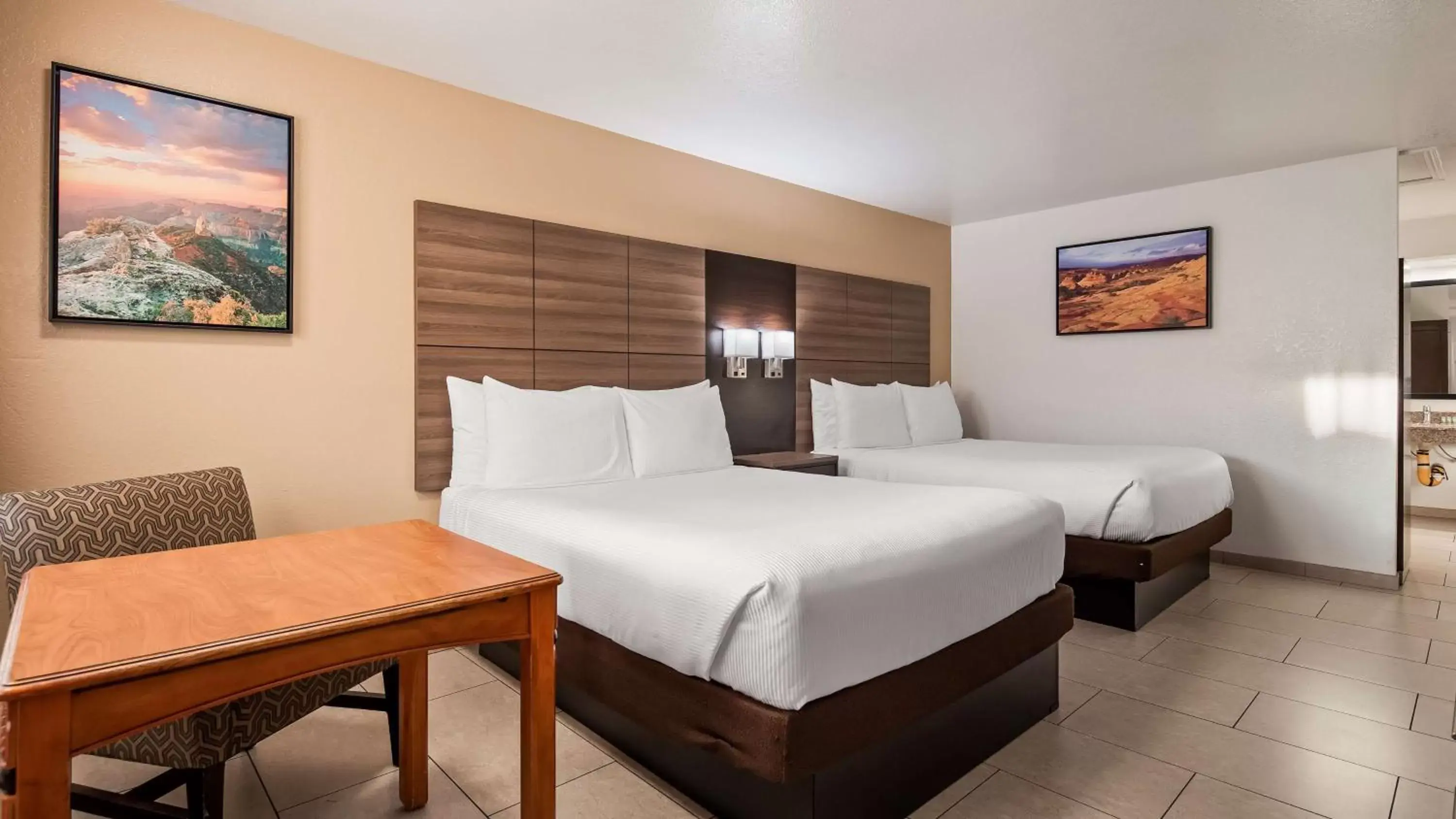 Bed in Best Western Santa Rosa Inn