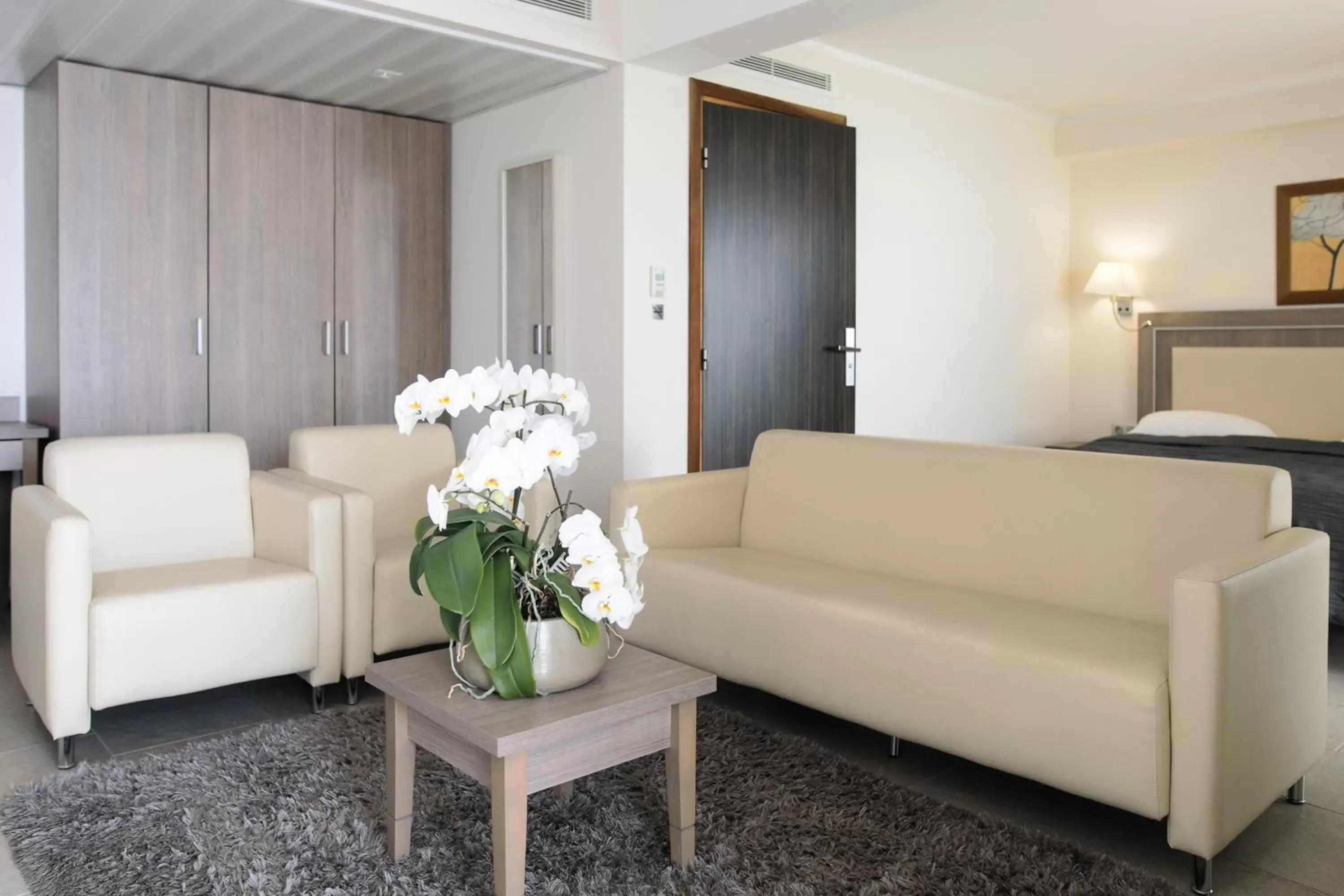 Bedroom, Seating Area in Villa Azur